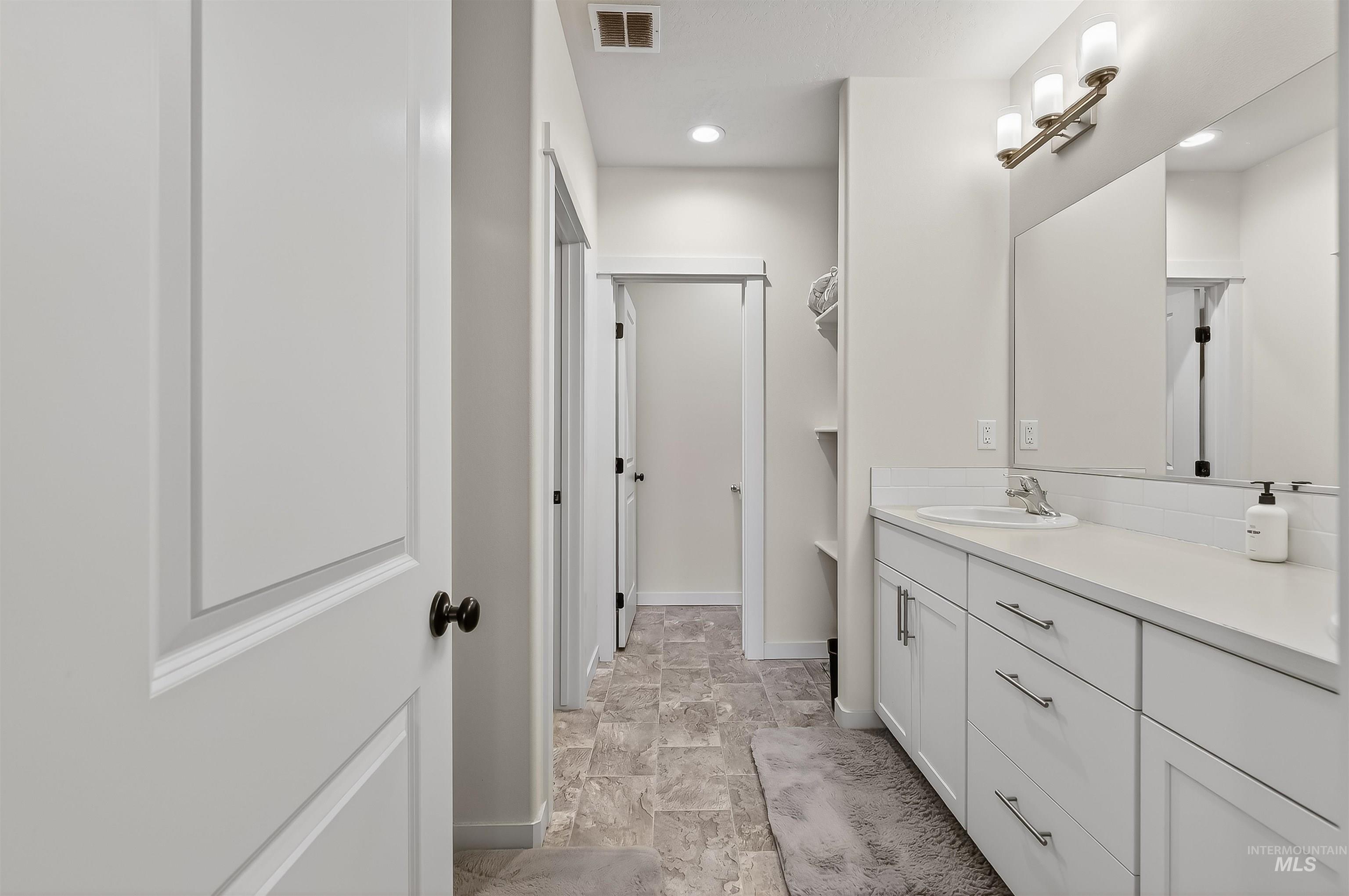 2418 Legacy Court, Clarkston, Washington 99403, 3 Bedrooms, 2 Bathrooms, Residential For Sale, Price $415,000,MLS 98972075