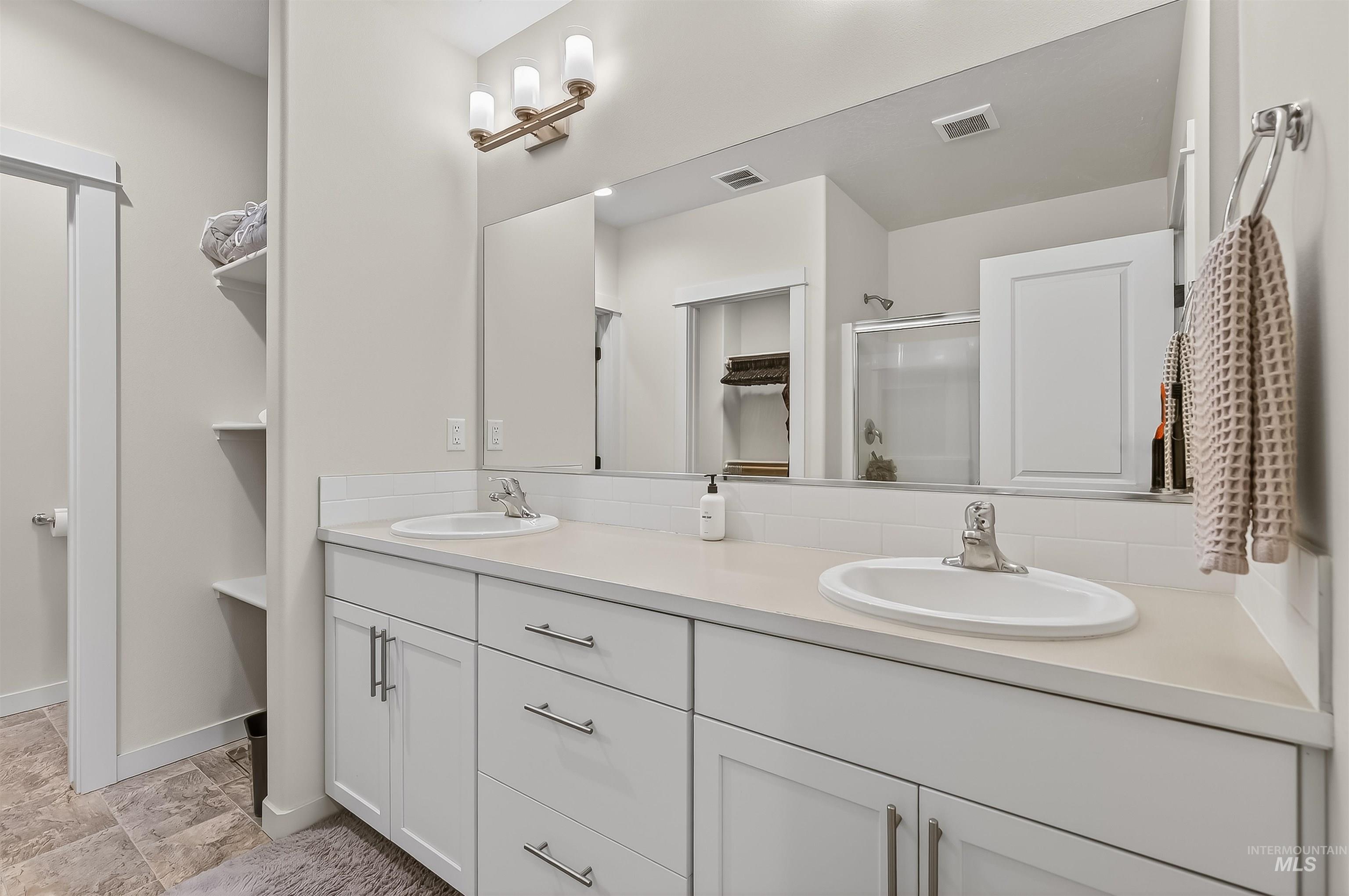 2418 Legacy Court, Clarkston, Washington 99403, 3 Bedrooms, 2 Bathrooms, Residential For Sale, Price $415,000,MLS 98972075