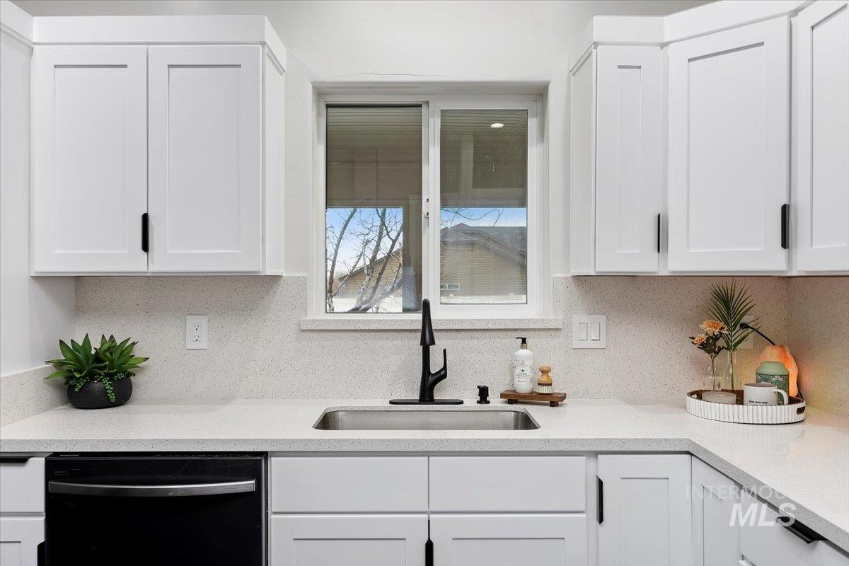 1189 Trail Crest Rd, Twin Falls, Idaho 83301, 3 Bedrooms, 2 Bathrooms, Residential For Sale, Price $464,900,MLS 98972084