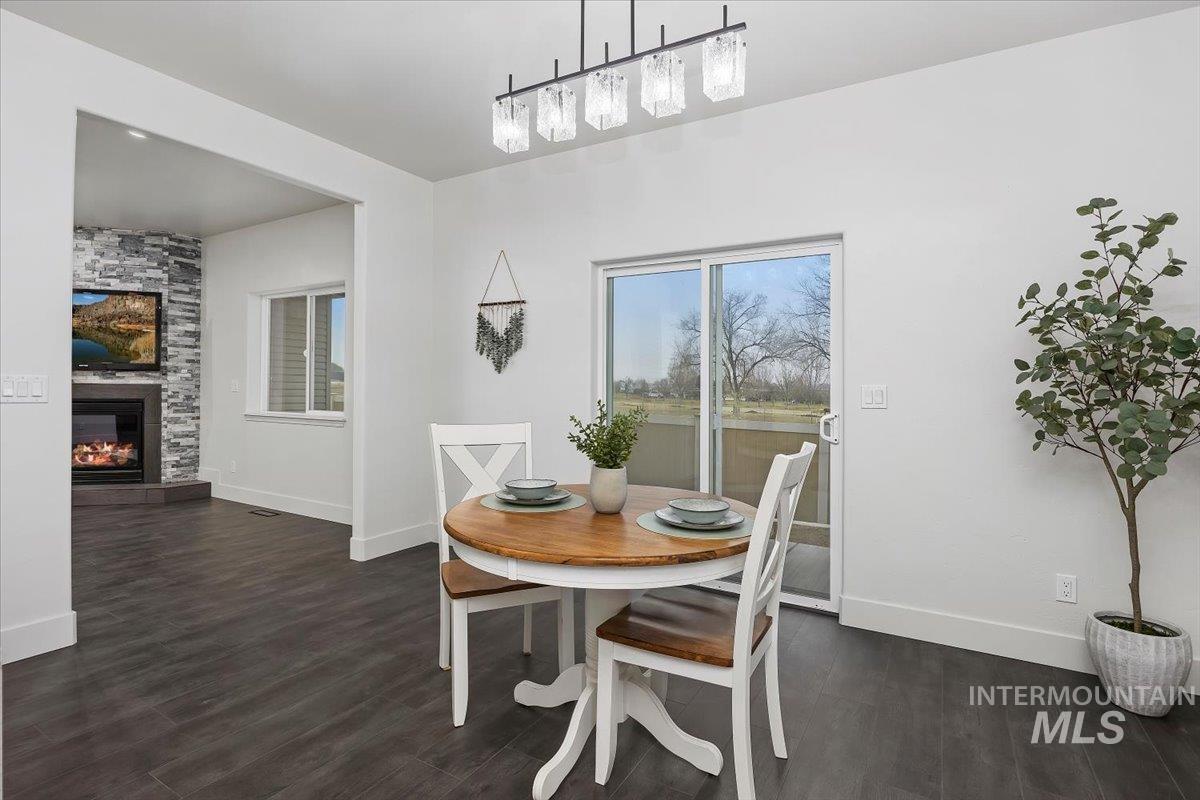 1189 Trail Crest Rd, Twin Falls, Idaho 83301, 3 Bedrooms, 2 Bathrooms, Residential For Sale, Price $464,900,MLS 98972084