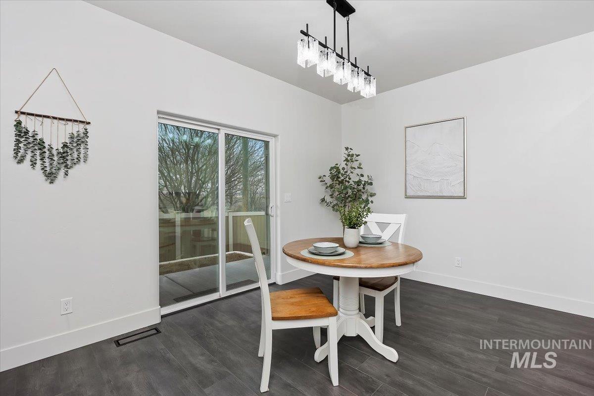 1189 Trail Crest Rd, Twin Falls, Idaho 83301, 3 Bedrooms, 2 Bathrooms, Residential For Sale, Price $464,900,MLS 98972084