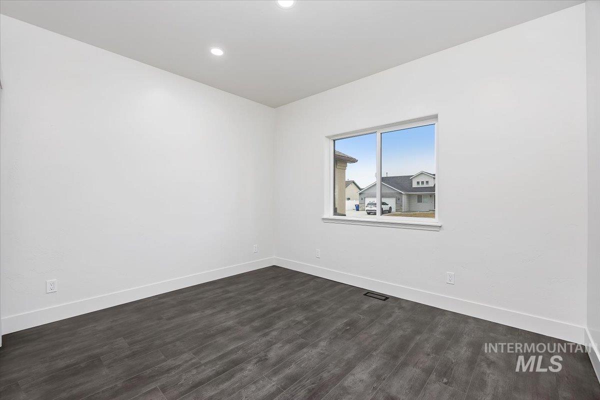 1189 Trail Crest Rd, Twin Falls, Idaho 83301, 3 Bedrooms, 2 Bathrooms, Residential For Sale, Price $464,900,MLS 98972084