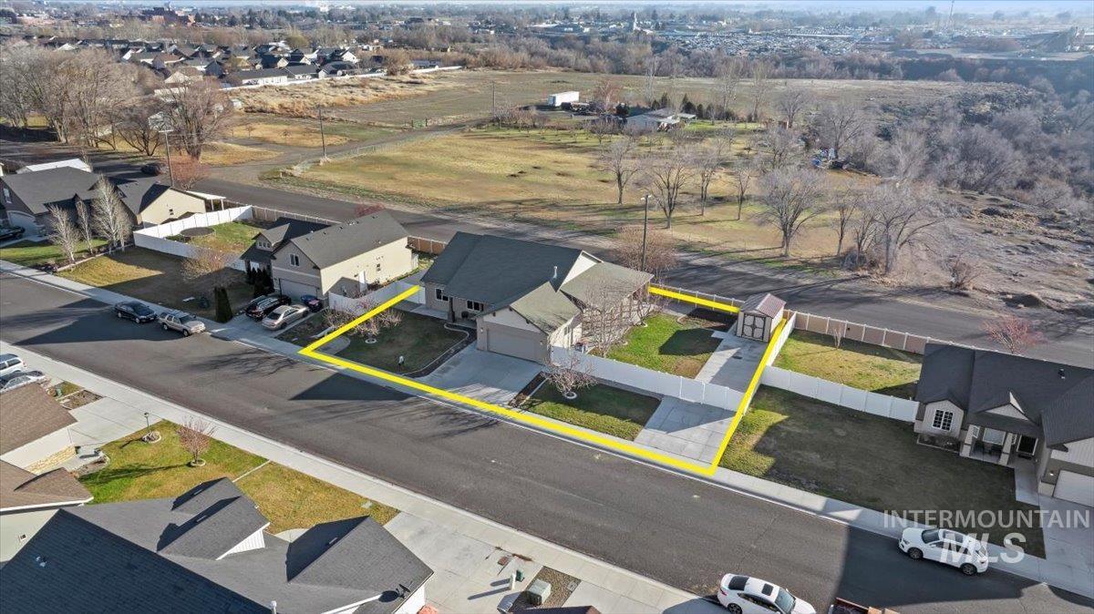 1189 Trail Crest Rd, Twin Falls, Idaho 83301, 3 Bedrooms, 2 Bathrooms, Residential For Sale, Price $464,900,MLS 98972084