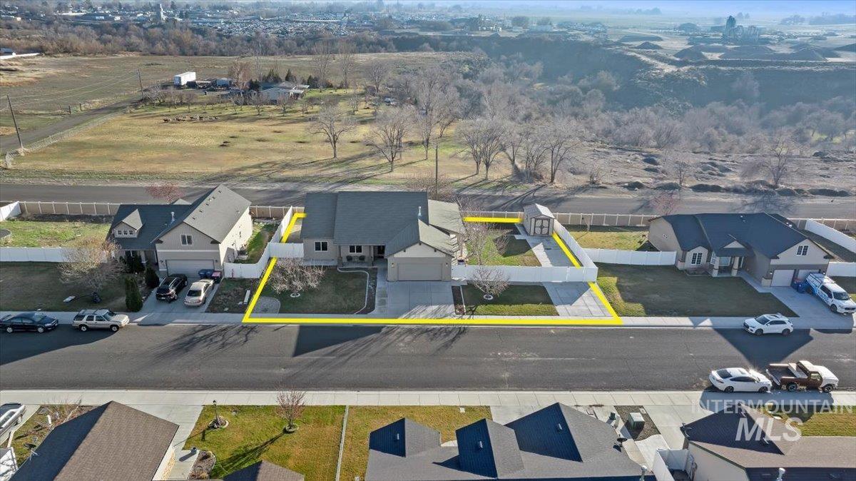 1189 Trail Crest Rd, Twin Falls, Idaho 83301, 3 Bedrooms, 2 Bathrooms, Residential For Sale, Price $464,900,MLS 98972084