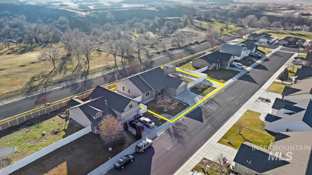 1189 Trail Crest Rd, Twin Falls, Idaho 83301, 3 Bedrooms, 2 Bathrooms, Residential For Sale, Price $464,900,MLS 98972084