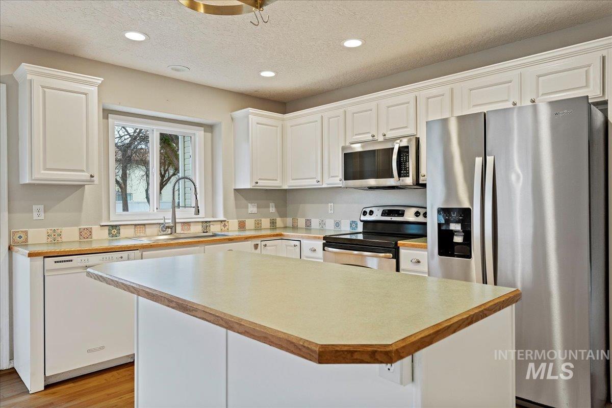 2606 San Marco Way, Nampa, Idaho 83686-7921, 4 Bedrooms, 2.5 Bathrooms, Residential For Sale, Price $490,000,MLS 98972085