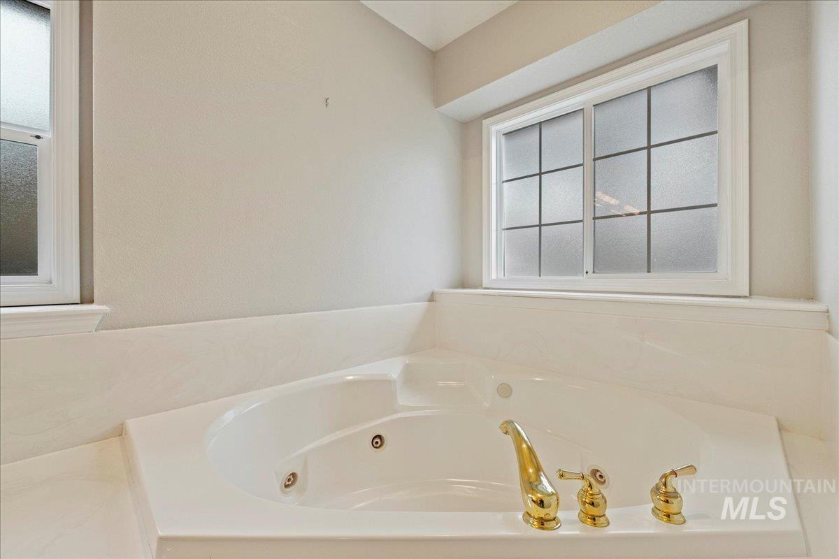 2606 San Marco Way, Nampa, Idaho 83686-7921, 4 Bedrooms, 2.5 Bathrooms, Residential For Sale, Price $490,000,MLS 98972085