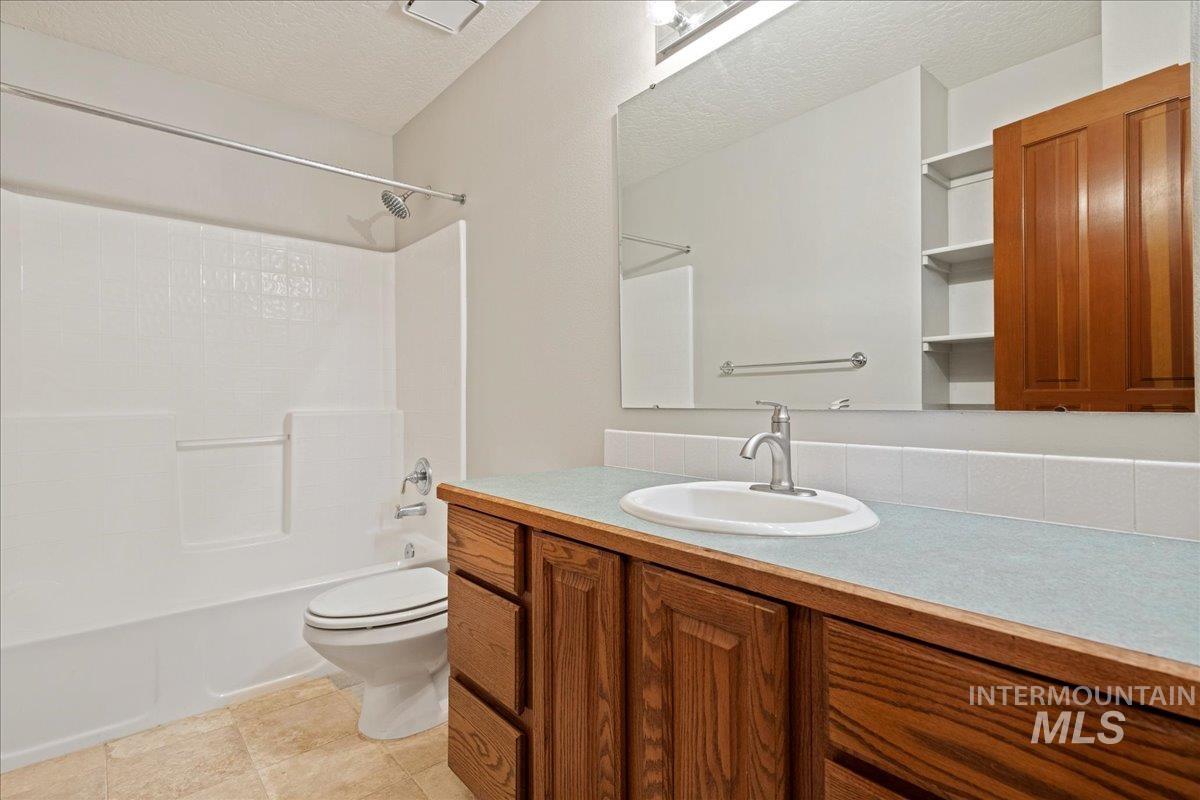 2606 San Marco Way, Nampa, Idaho 83686-7921, 4 Bedrooms, 2.5 Bathrooms, Residential For Sale, Price $490,000,MLS 98972085