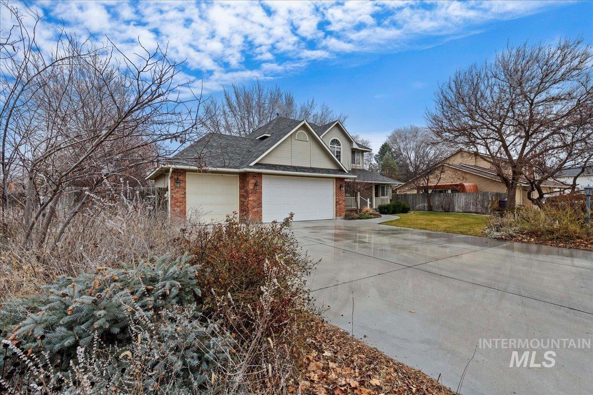 2606 San Marco Way, Nampa, Idaho 83686-7921, 4 Bedrooms, 2.5 Bathrooms, Residential For Sale, Price $490,000,MLS 98972085