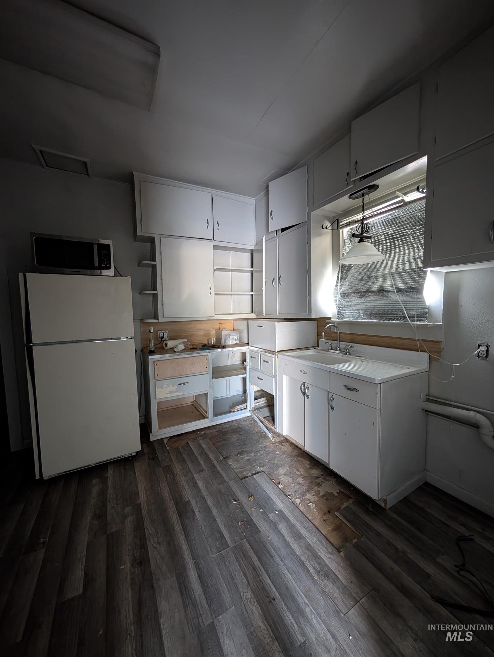 529 N 5th Ave, Twin Falls, Idaho 83301, 2 Bedrooms, 1 Bathroom, Residential For Sale, Price $325,000,MLS 98972088