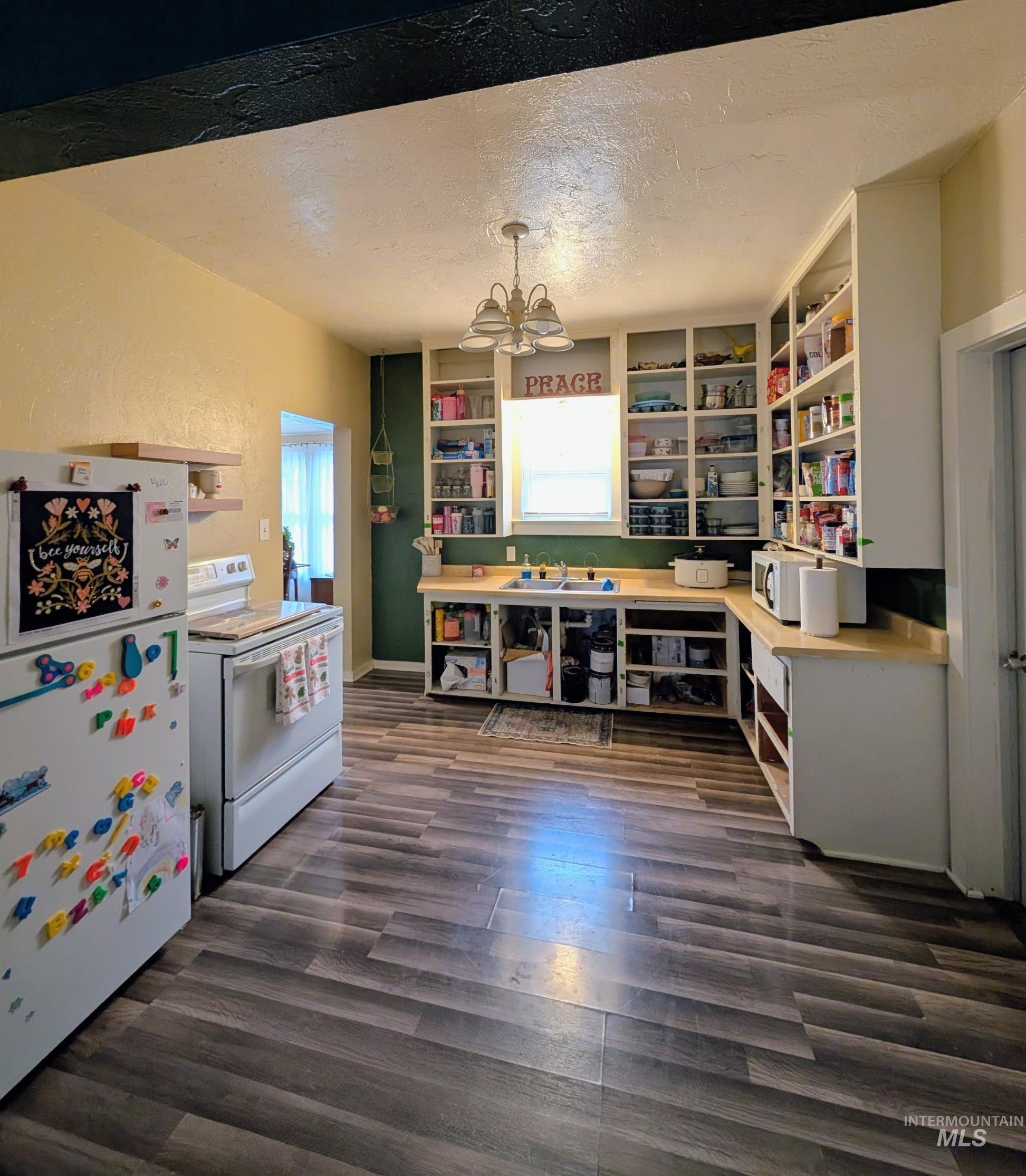 529 N 5th Ave, Twin Falls, Idaho 83301, 2 Bedrooms, 1 Bathroom, Residential For Sale, Price $325,000,MLS 98972088