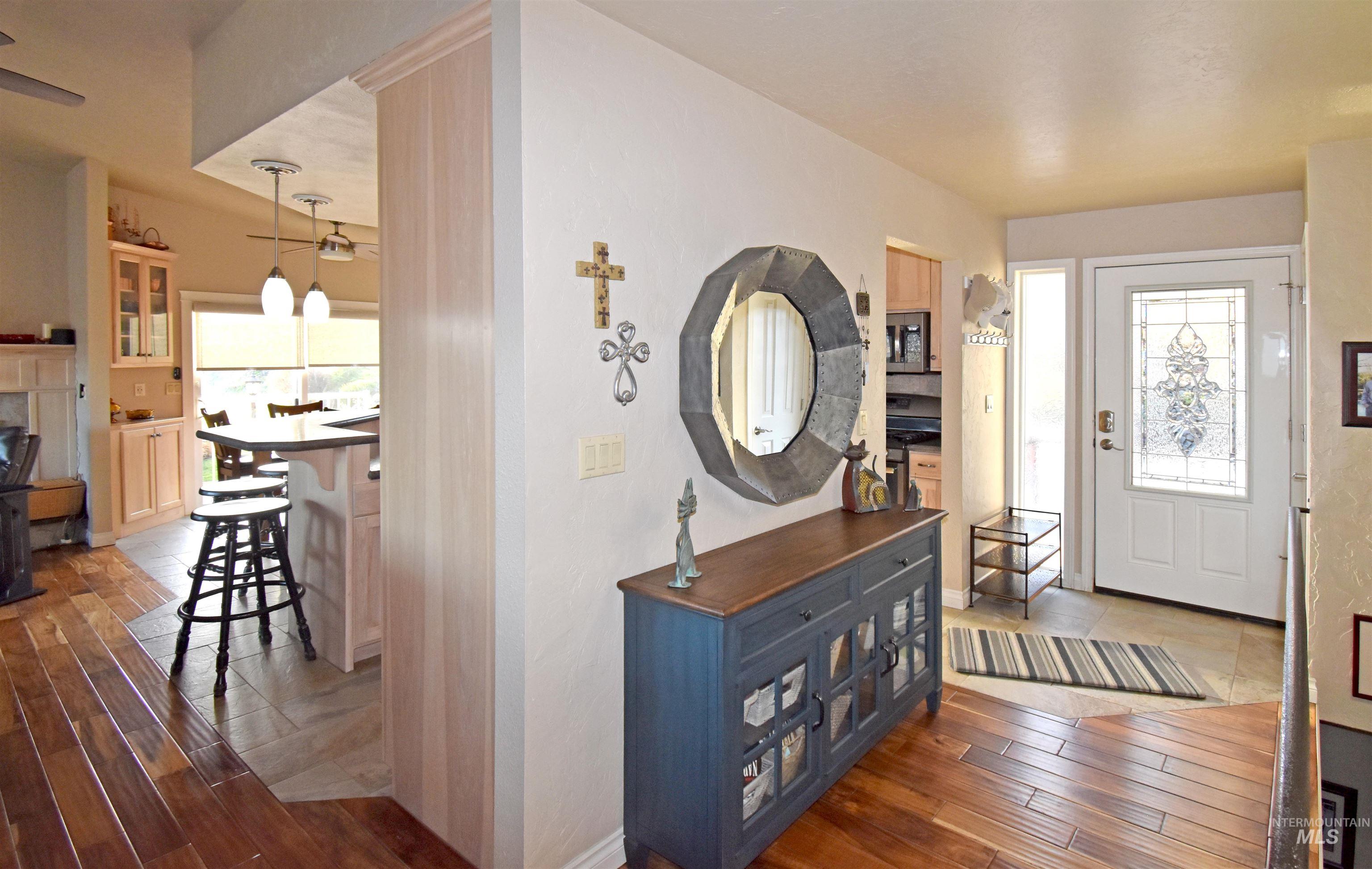 1909 Parkview Ct, Clarkston, Washington 99403, 4 Bedrooms, 2 Bathrooms, Residential For Sale, Price $525,000,MLS 98972089