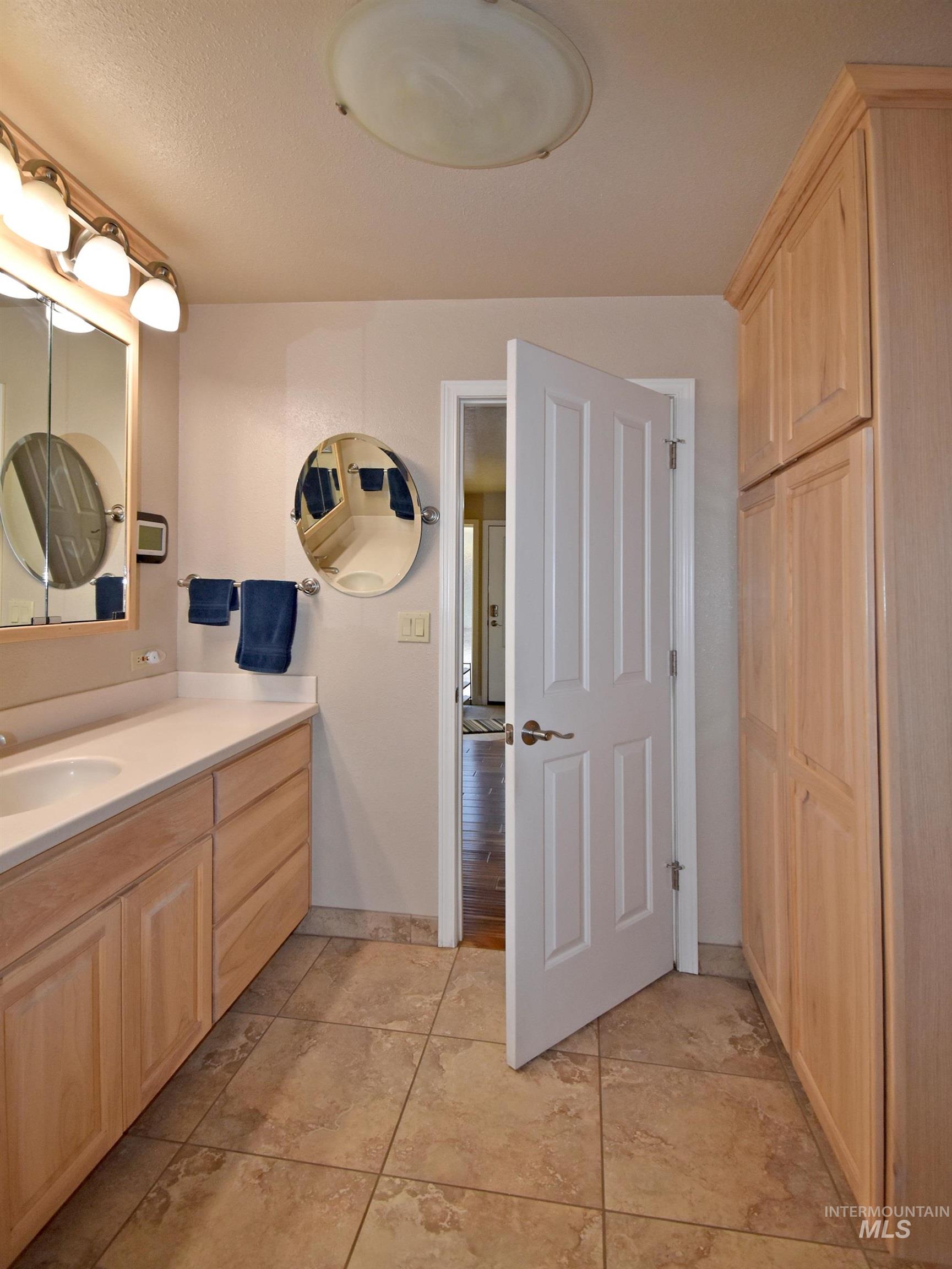 1909 Parkview Ct, Clarkston, Washington 99403, 4 Bedrooms, 2 Bathrooms, Residential For Sale, Price $525,000,MLS 98972089