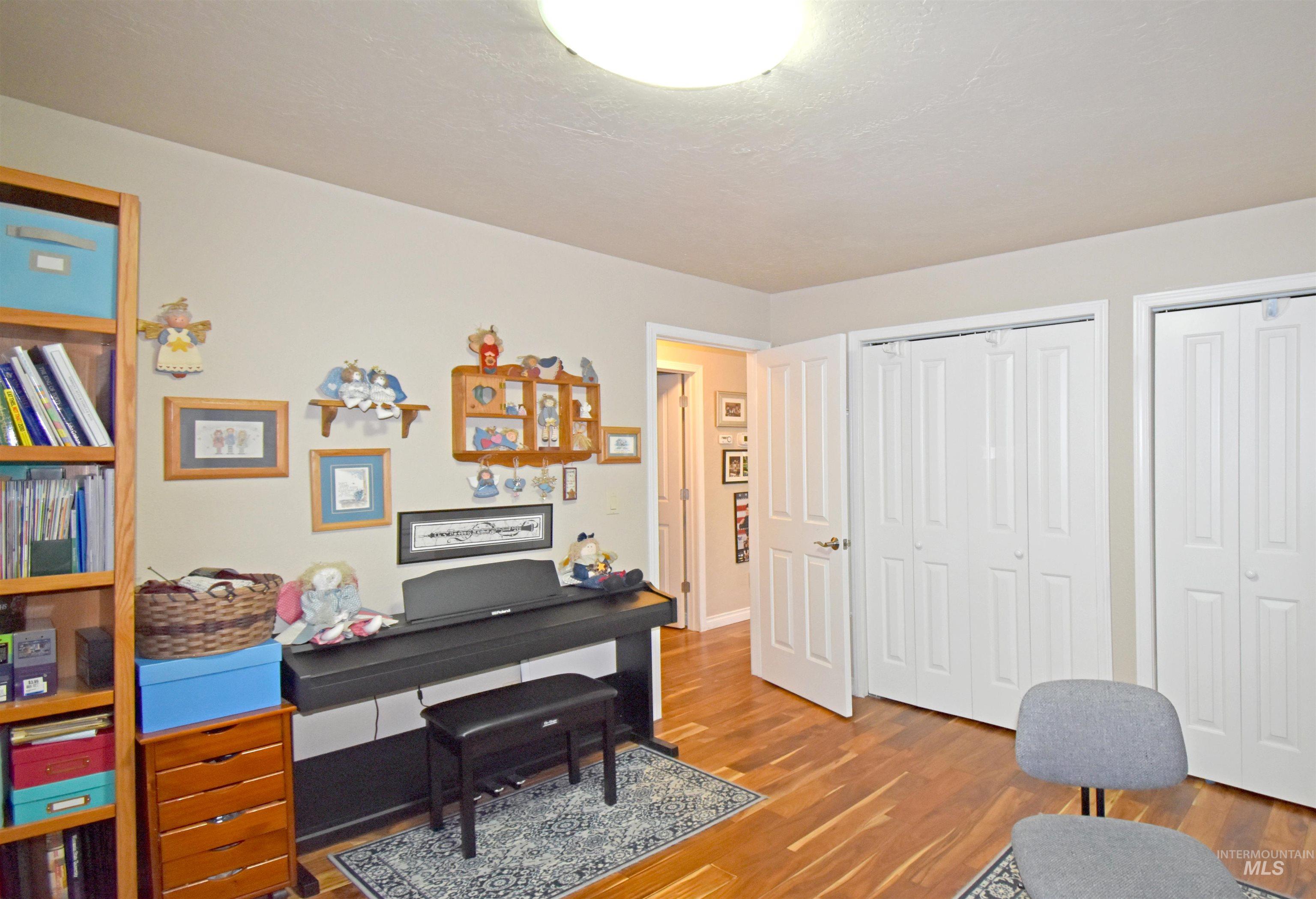 1909 Parkview Ct, Clarkston, Washington 99403, 4 Bedrooms, 2 Bathrooms, Residential For Sale, Price $525,000,MLS 98972089