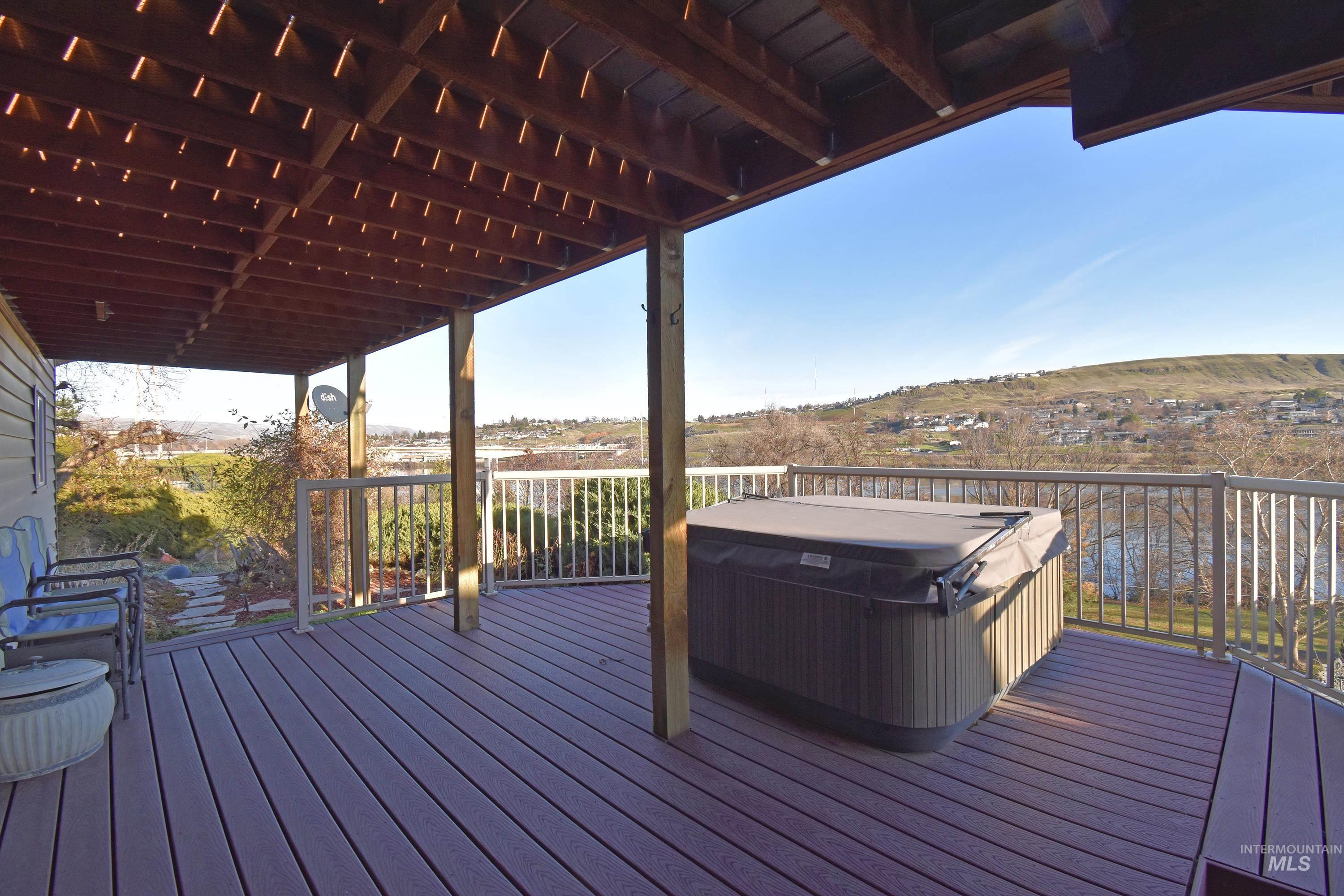 1909 Parkview Ct, Clarkston, Washington 99403, 4 Bedrooms, 2 Bathrooms, Residential For Sale, Price $525,000,MLS 98972089