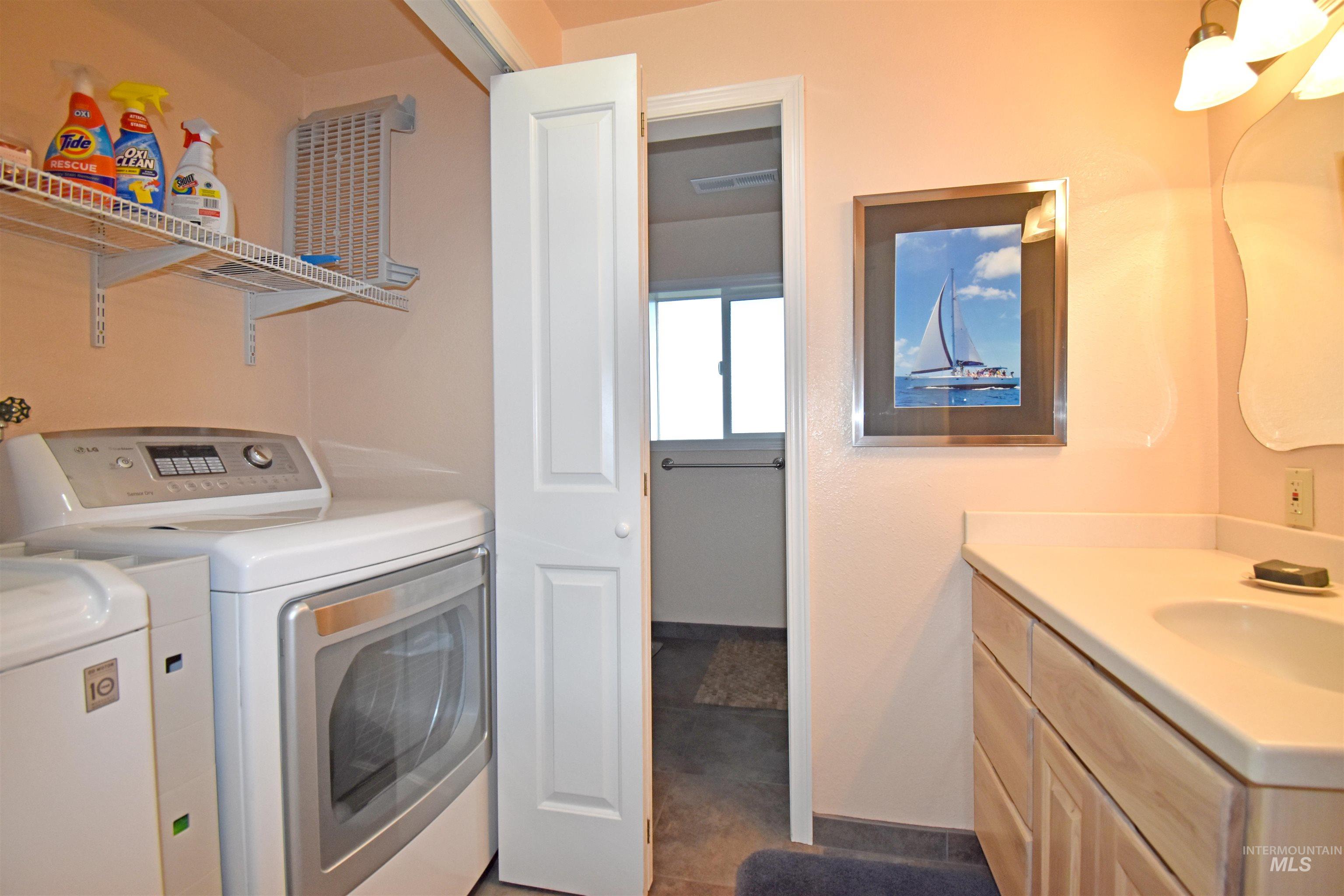 1909 Parkview Ct, Clarkston, Washington 99403, 4 Bedrooms, 2 Bathrooms, Residential For Sale, Price $525,000,MLS 98972089