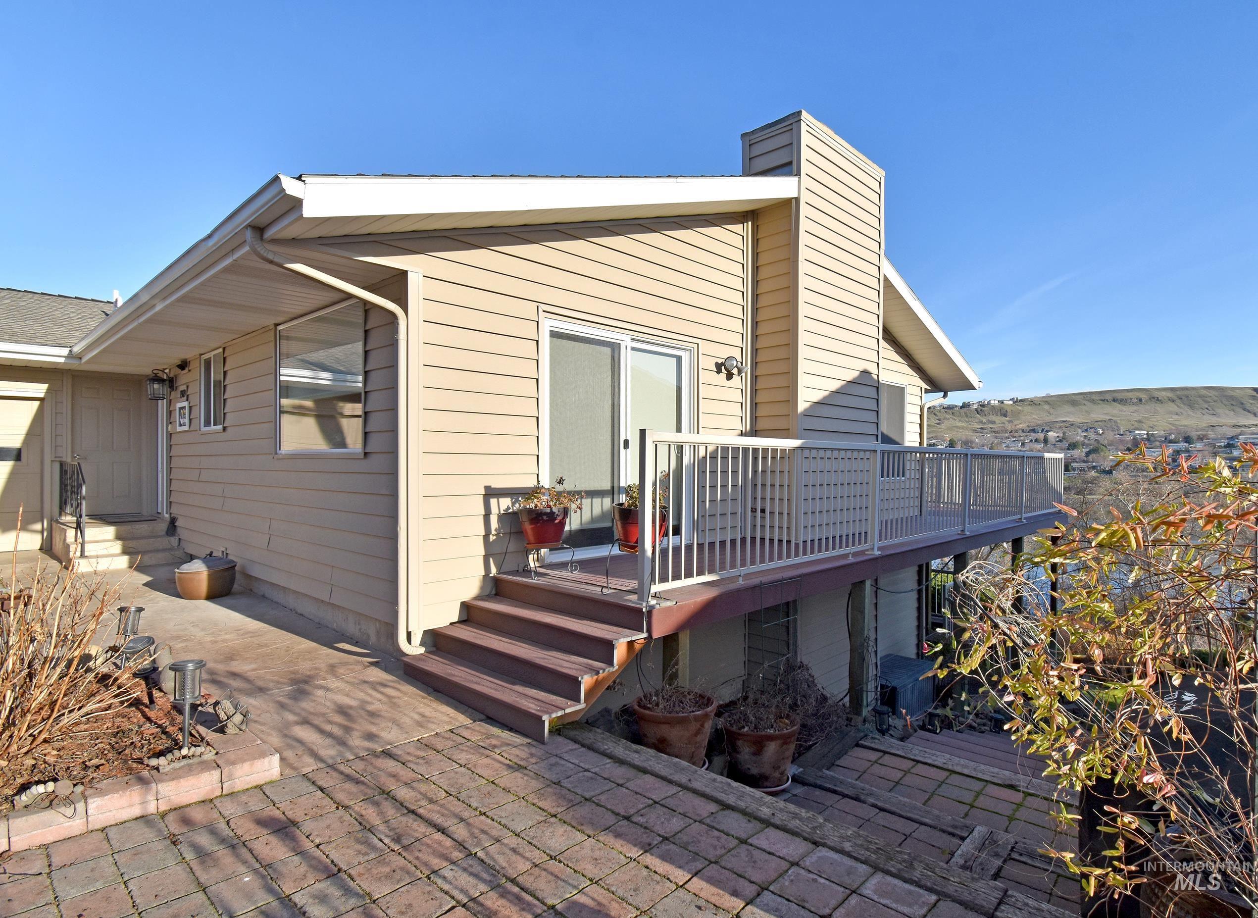 1909 Parkview Ct, Clarkston, Washington 99403, 4 Bedrooms, 2 Bathrooms, Residential For Sale, Price $525,000,MLS 98972089