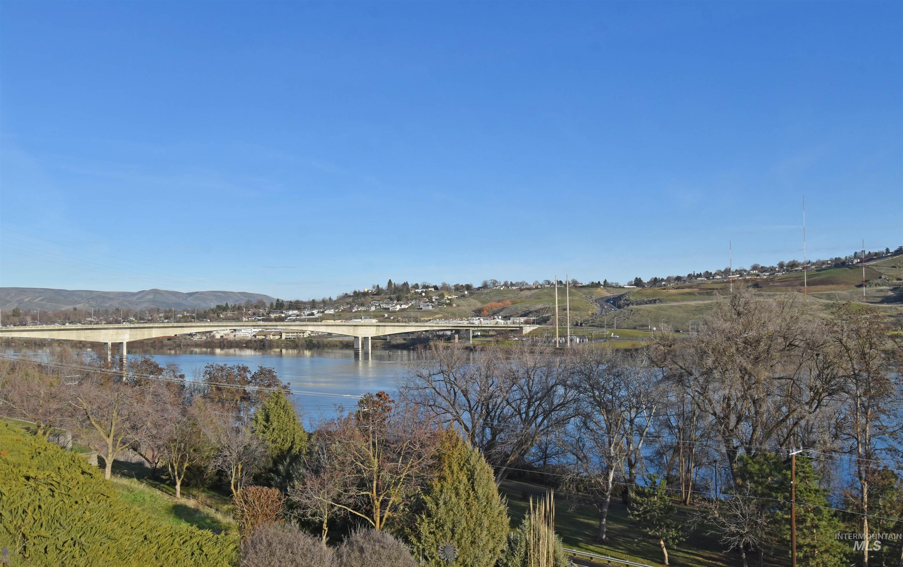 1909 Parkview Ct, Clarkston, Washington 99403, 4 Bedrooms, 2 Bathrooms, Residential For Sale, Price $525,000,MLS 98972089