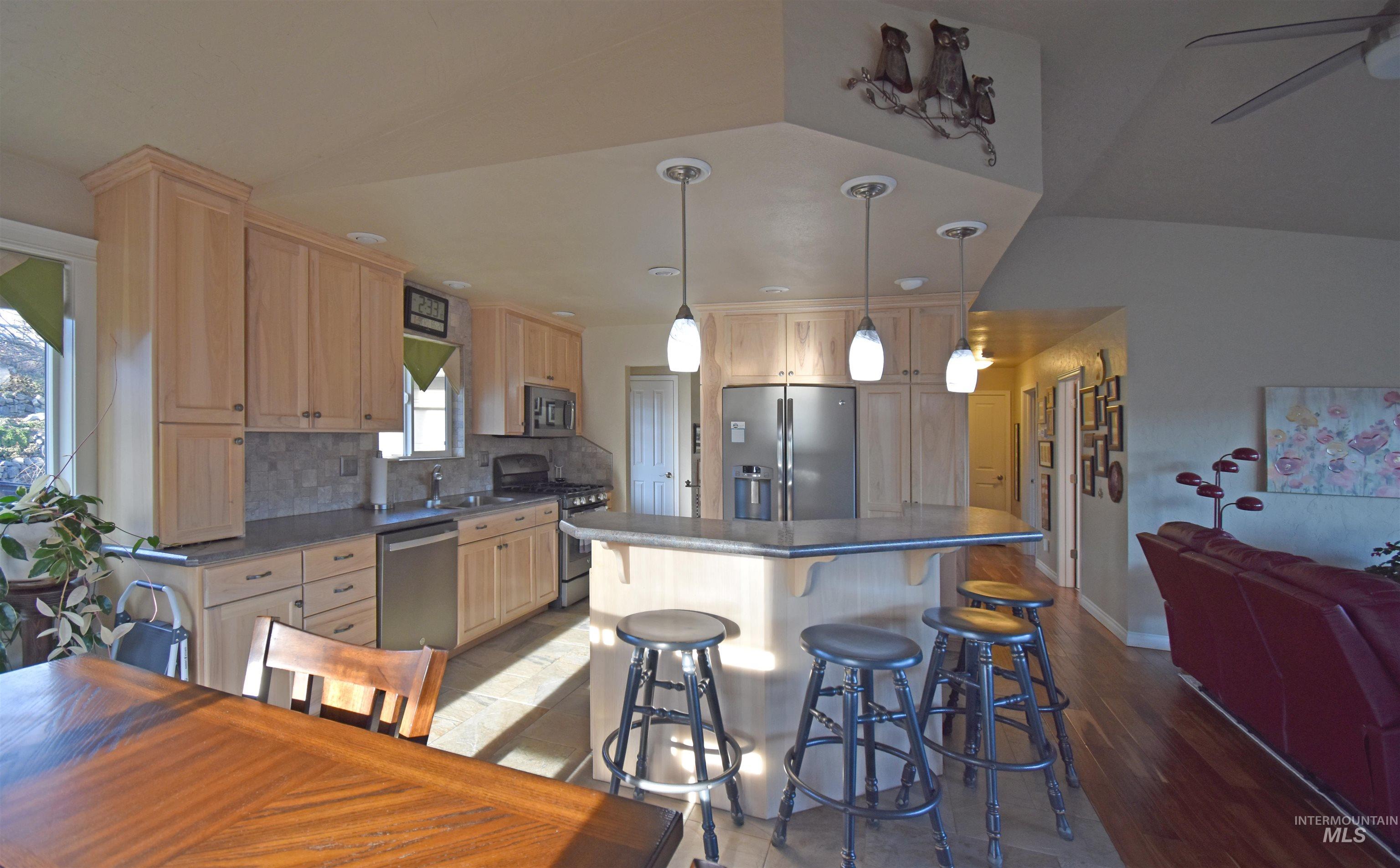 1909 Parkview Ct, Clarkston, Washington 99403, 4 Bedrooms, 2 Bathrooms, Residential For Sale, Price $525,000,MLS 98972089