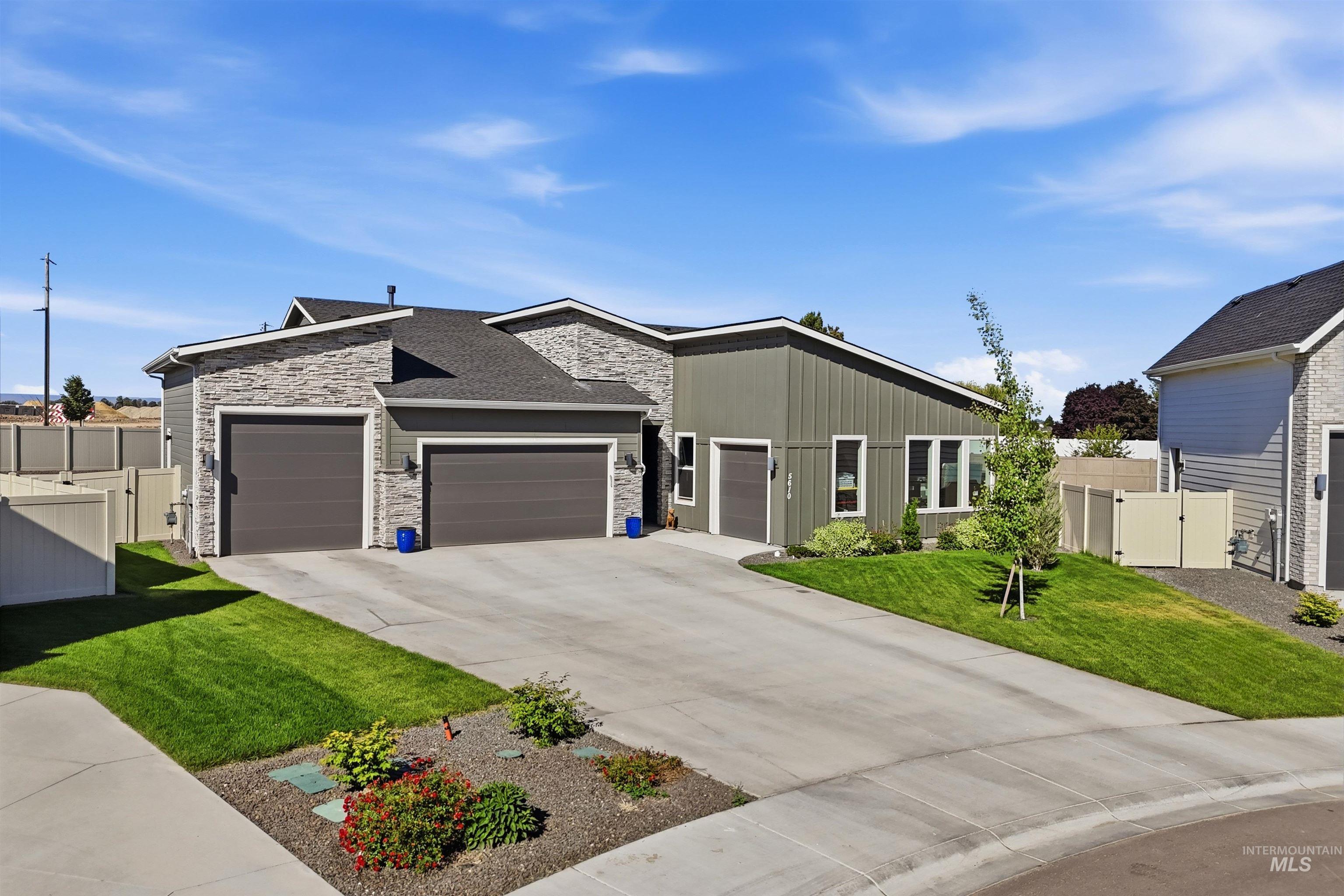 5610 Sparky Ave, Caldwell, Idaho 83607, 3 Bedrooms, 2.5 Bathrooms, Residential For Sale, Price $569,999,MLS 98972090
