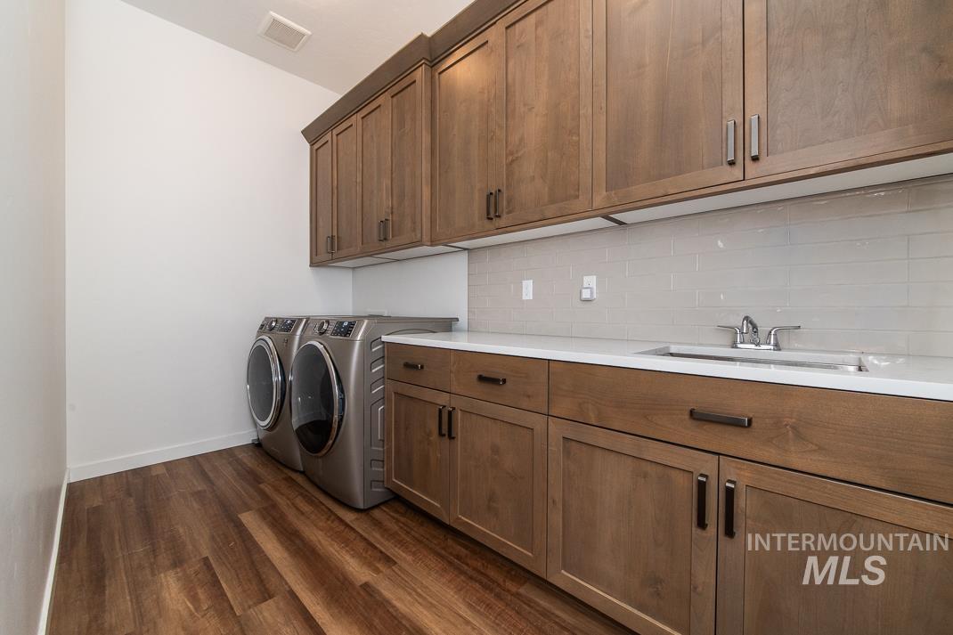 5610 Sparky Ave, Caldwell, Idaho 83607, 3 Bedrooms, 2.5 Bathrooms, Residential For Sale, Price $579,999,MLS 98972090