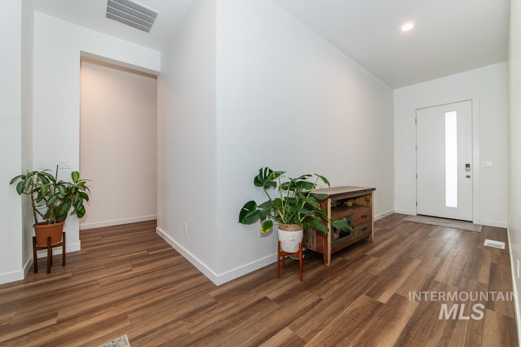 5610 Sparky Ave, Caldwell, Idaho 83607, 3 Bedrooms, 2.5 Bathrooms, Residential For Sale, Price $579,999,MLS 98972090