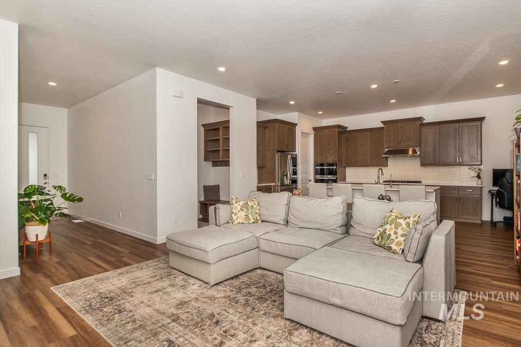 5610 Sparky Ave, Caldwell, Idaho 83607, 3 Bedrooms, 2.5 Bathrooms, Residential For Sale, Price $579,999, 98972090