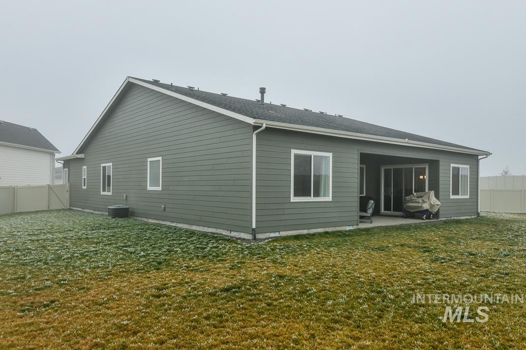 5610 Sparky Ave, Caldwell, Idaho 83607, 3 Bedrooms, 2.5 Bathrooms, Residential For Sale, Price $579,999,MLS 98972090