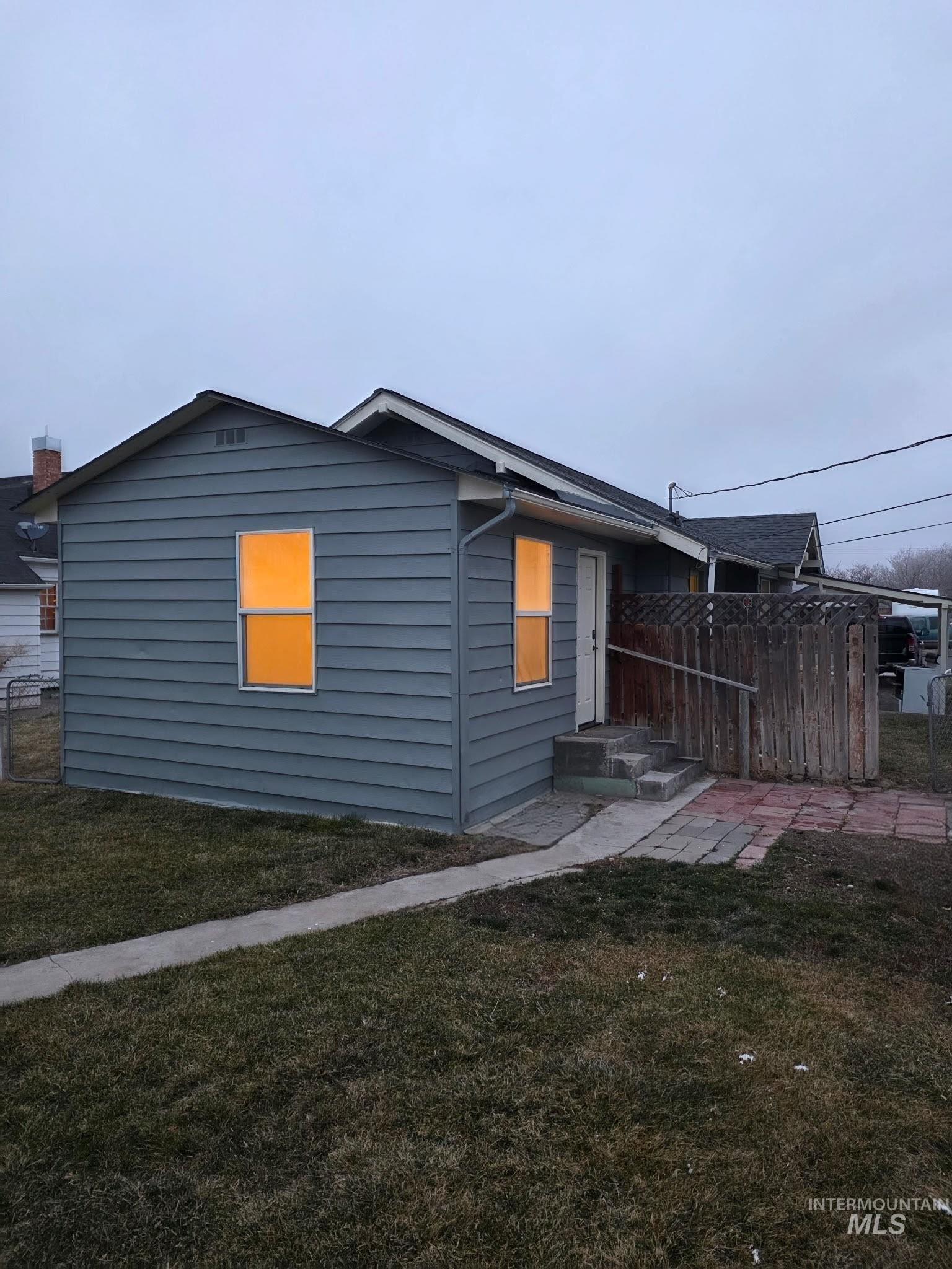 421 N 12th Ave, Buhl, Idaho 83316, 3 Bedrooms, 2 Bathrooms, Residential For Sale, Price $269,900,MLS 98972091