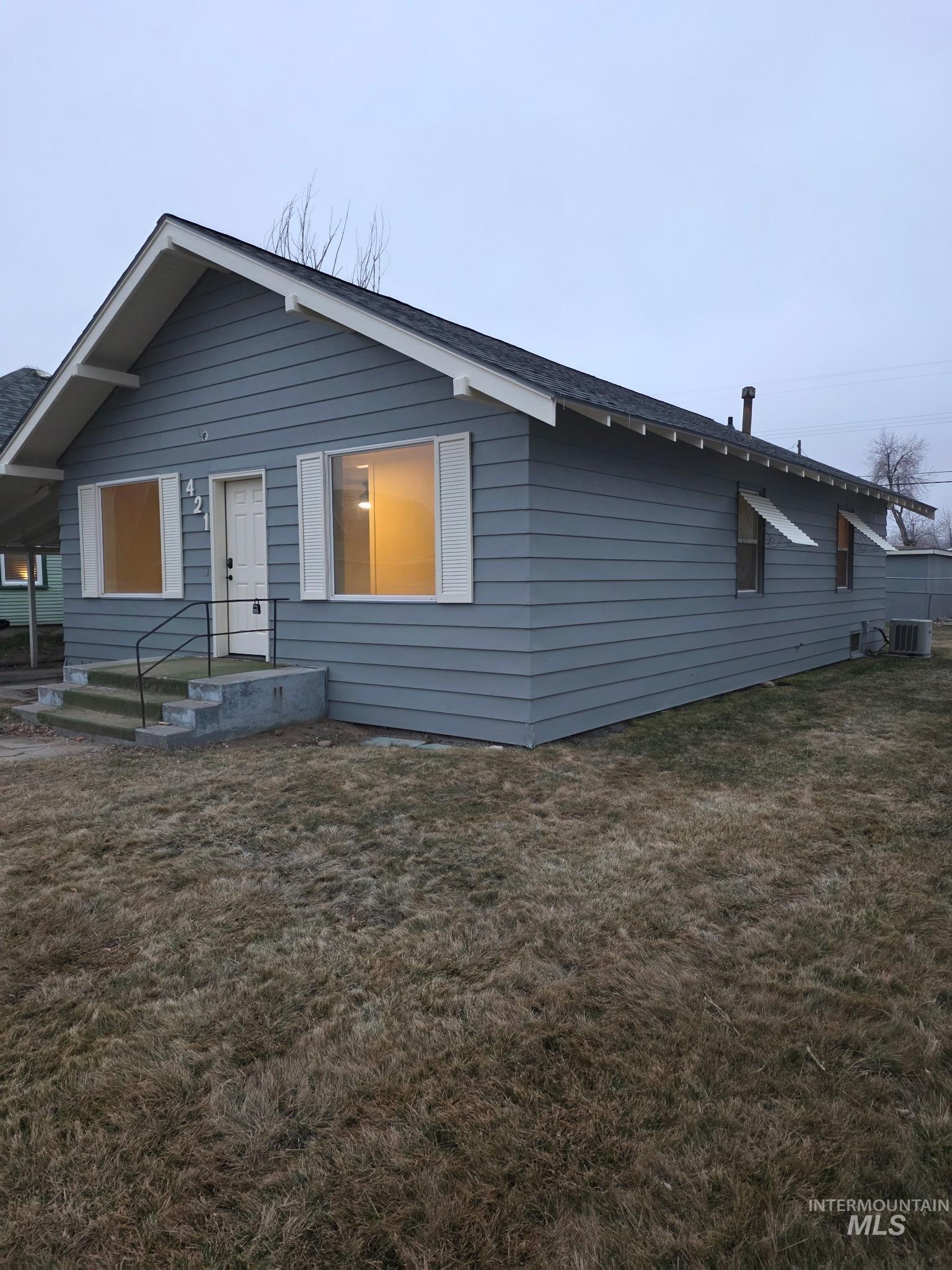 421 N 12th Ave, Buhl, Idaho 83316, 3 Bedrooms, 2 Bathrooms, Residential For Sale, Price $269,900,MLS 98972091
