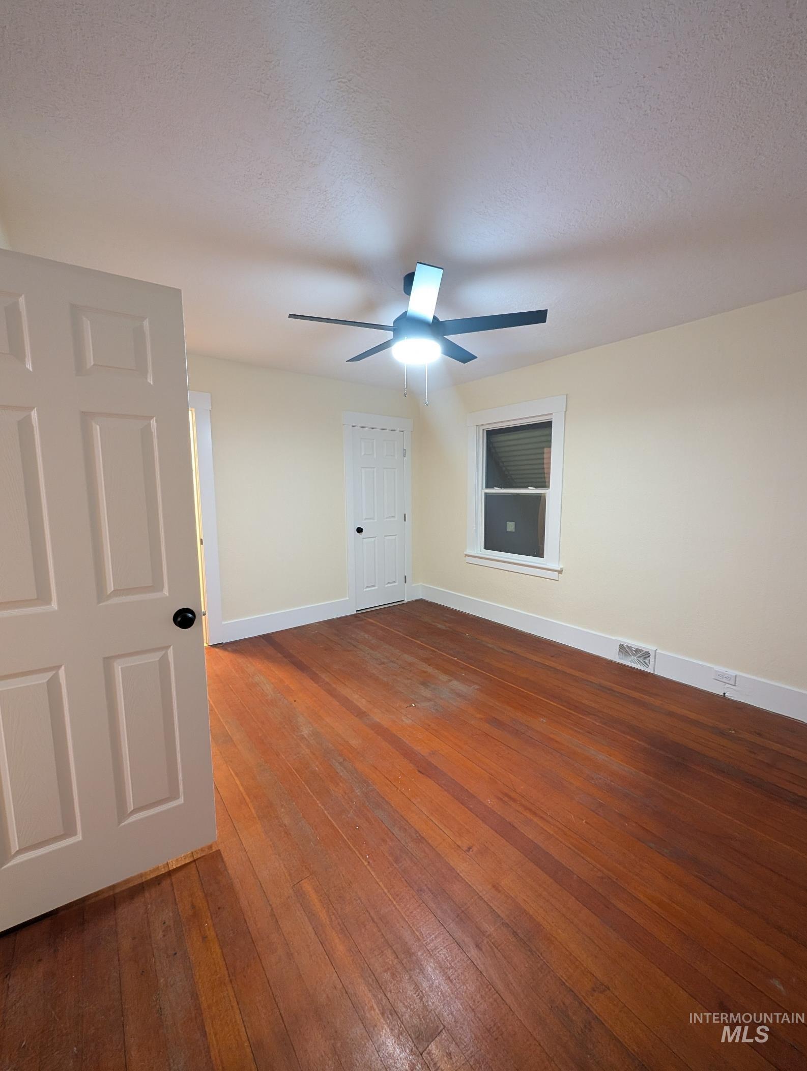 421 N 12th Ave, Buhl, Idaho 83316, 3 Bedrooms, 2 Bathrooms, Residential For Sale, Price $269,900,MLS 98972091