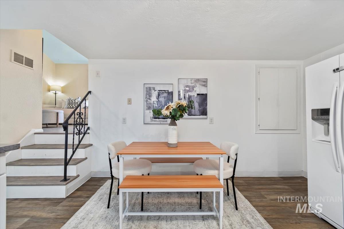 716 NW 8th St, Meridian, Idaho 83642, 2 Bedrooms, 1 Bathroom, Residential For Sale, Price $260,000,MLS 98972092