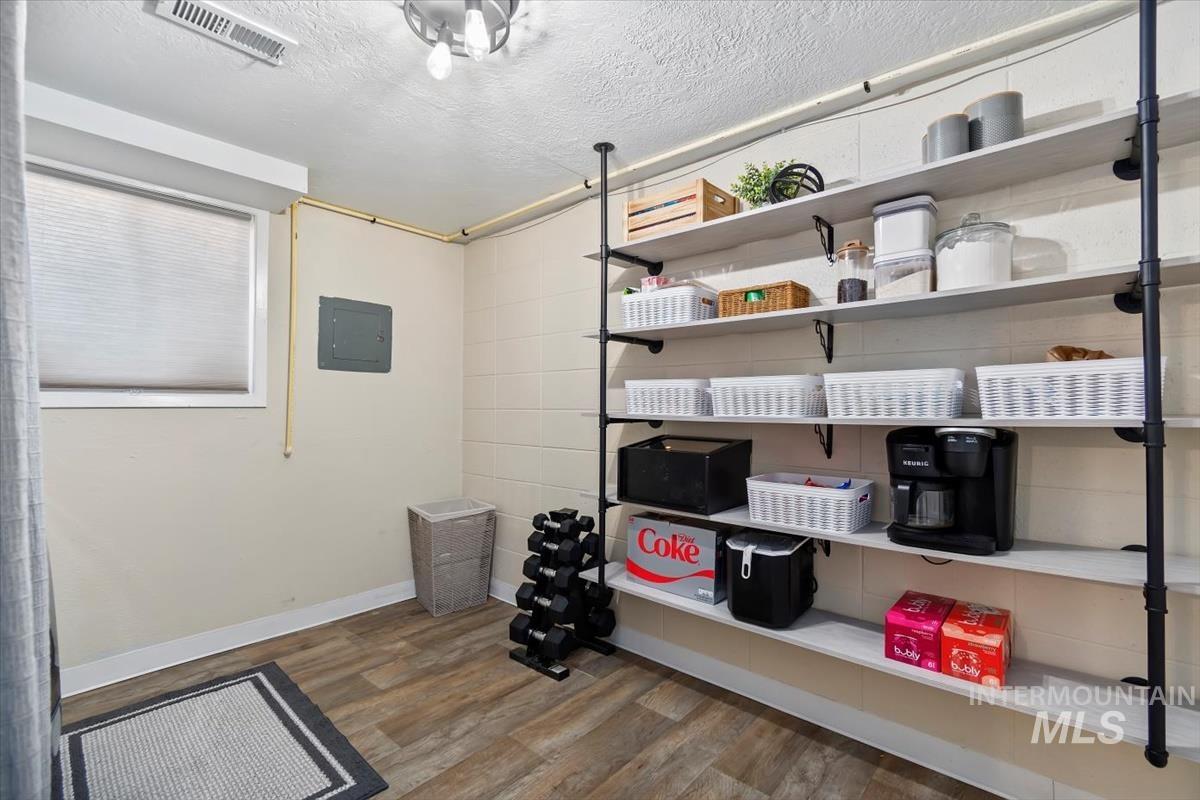 716 NW 8th St, Meridian, Idaho 83642, 2 Bedrooms, 1 Bathroom, Residential For Sale, Price $260,000,MLS 98972092