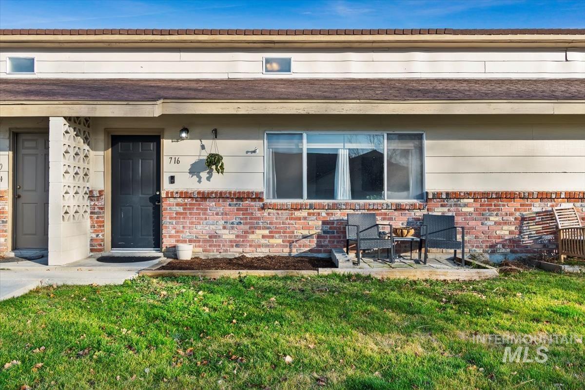 716 NW 8th St, Meridian, Idaho 83642, 2 Bedrooms, 1 Bathroom, Residential For Sale, Price $260,000,MLS 98972092