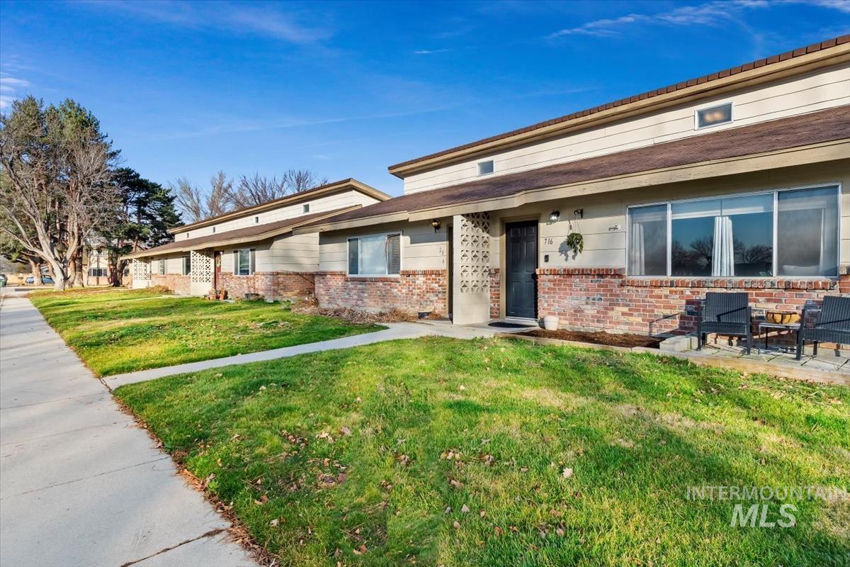 716 NW 8th St, Meridian, Idaho 83642, 2 Bedrooms, 1 Bathroom, Residential For Sale, Price $260,000,MLS 98972092