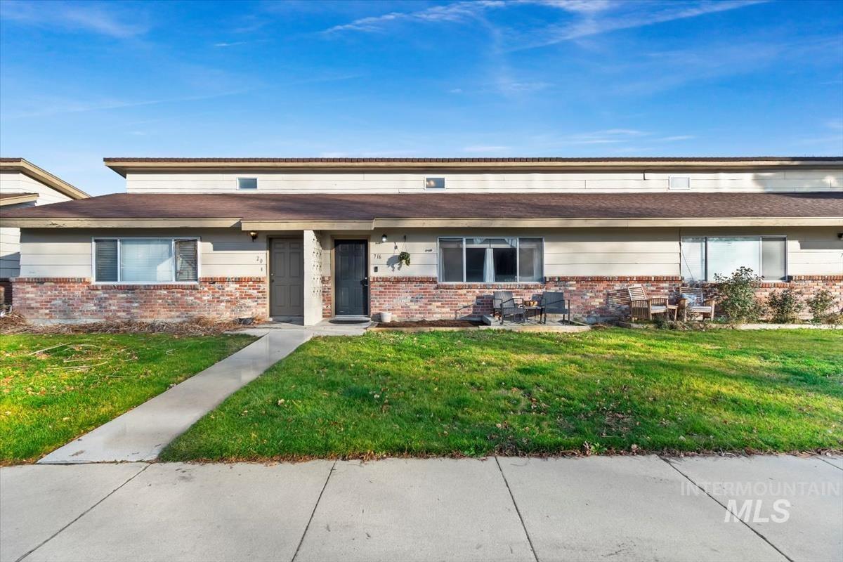 716 NW 8th St, Meridian, Idaho 83642, 2 Bedrooms, 1 Bathroom, Residential For Sale, Price $260,000,MLS 98972092