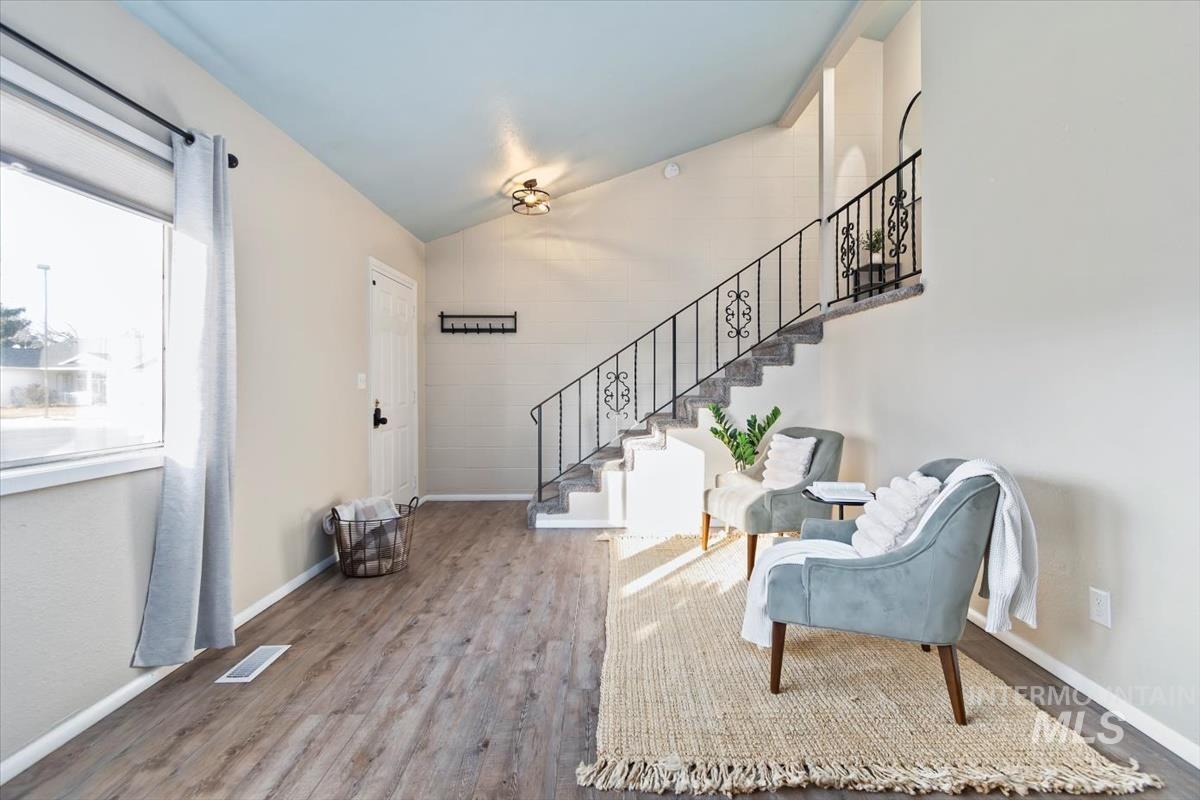 716 NW 8th St, Meridian, Idaho 83642, 2 Bedrooms, 1 Bathroom, Residential For Sale, Price $260,000,MLS 98972092