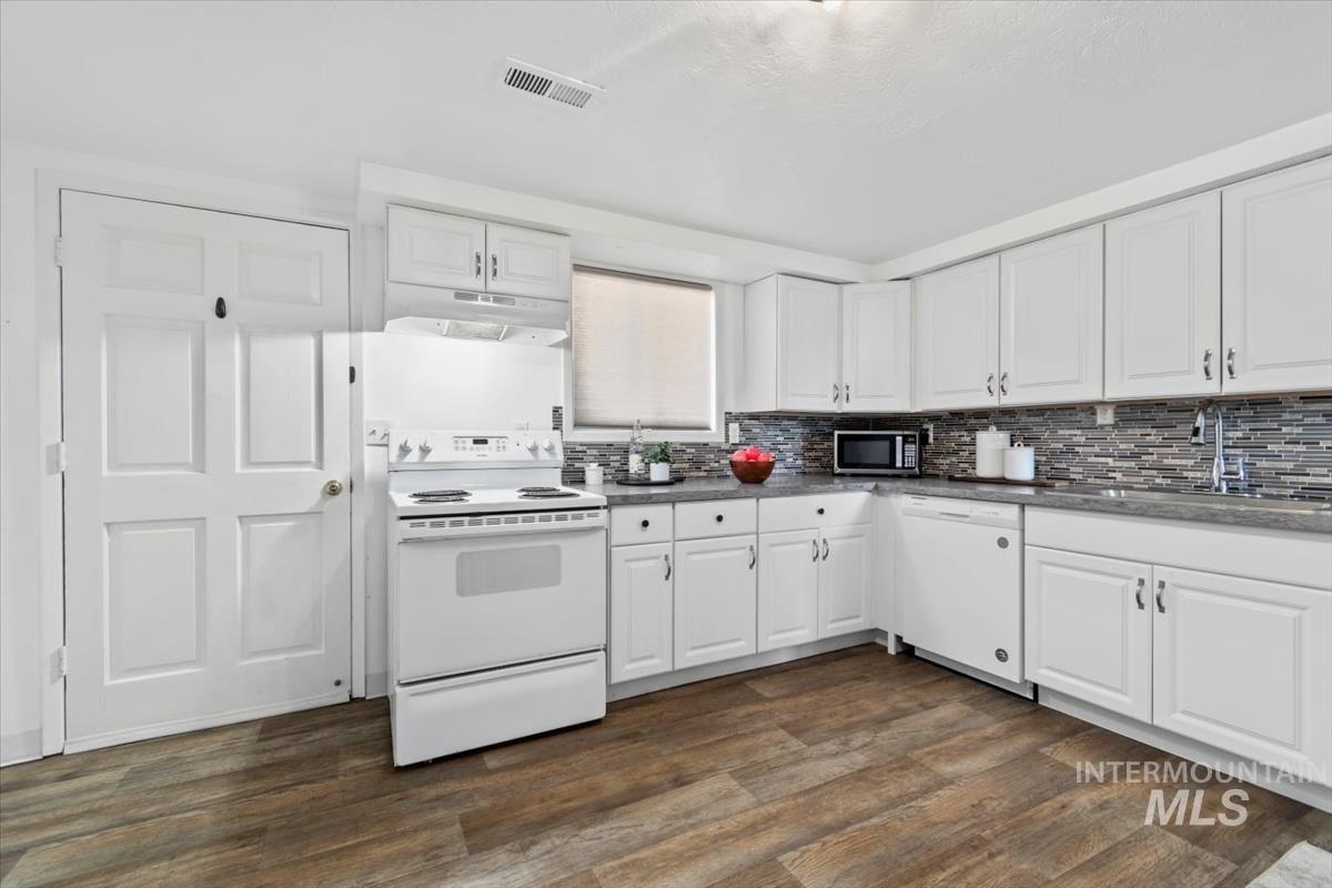 716 NW 8th St, Meridian, Idaho 83642, 2 Bedrooms, 1 Bathroom, Residential For Sale, Price $260,000,MLS 98972092