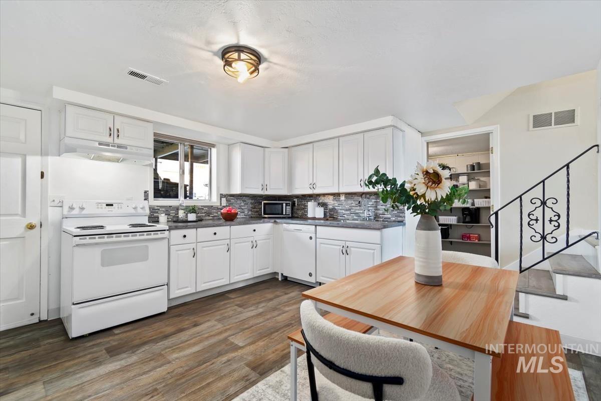 716 NW 8th St, Meridian, Idaho 83642, 2 Bedrooms, 1 Bathroom, Residential For Sale, Price $260,000,MLS 98972092