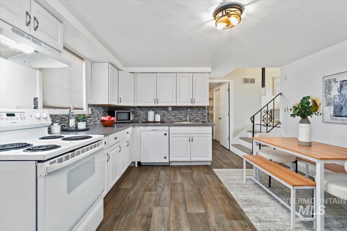 716 NW 8th St, Meridian, Idaho 83642, 2 Bedrooms, 1 Bathroom, Residential For Sale, Price $260,000,MLS 98972092