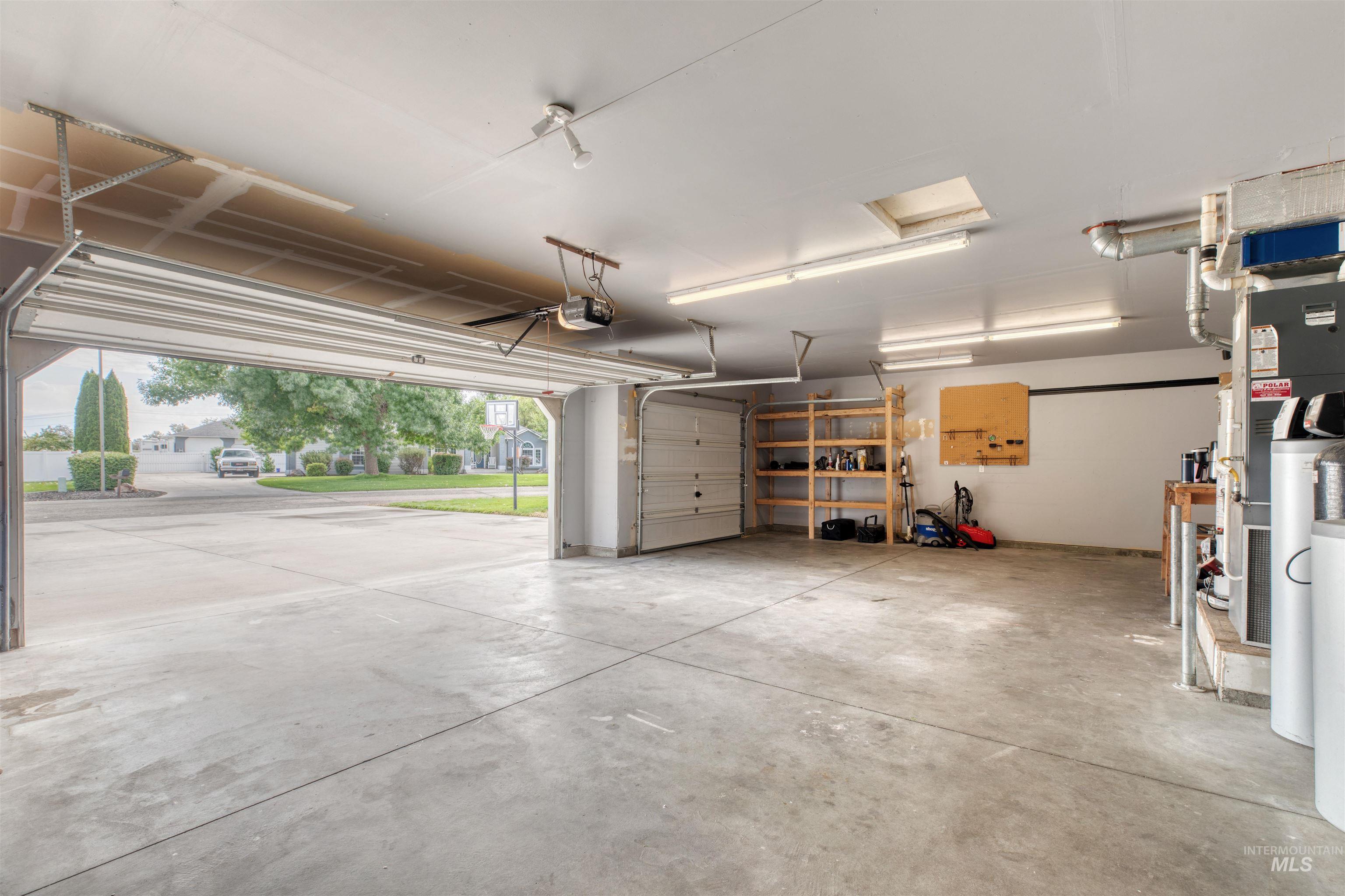 11940 W Kittredge Dr, Kuna, Idaho 83634, 4 Bedrooms, 3 Bathrooms, Residential For Sale, Price $850,000,MLS 98972095