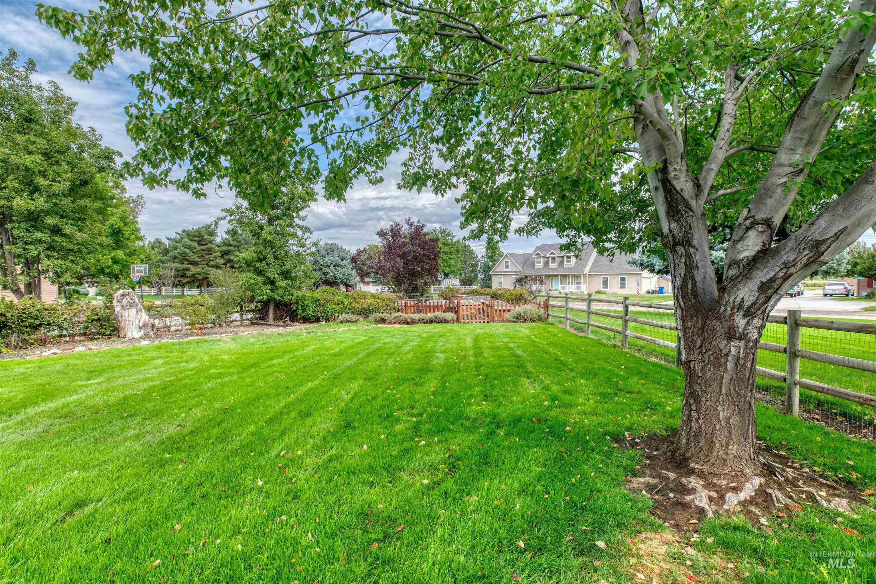 11940 W Kittredge Dr, Kuna, Idaho 83634, 4 Bedrooms, 3 Bathrooms, Residential For Sale, Price $850,000,MLS 98972095