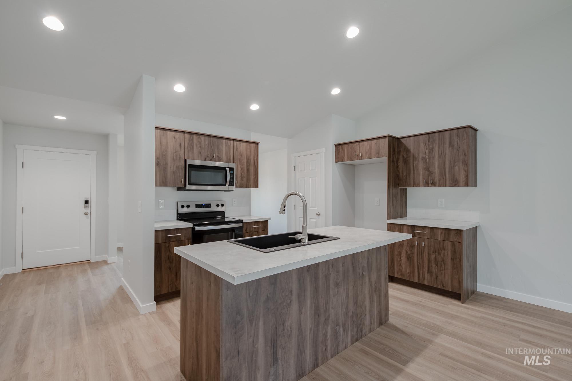 1870 W Unforgettable St, Meridian, Idaho 83642, 3 Bedrooms, 2 Bathrooms, Residential For Sale, Price $404,990,MLS 98972109