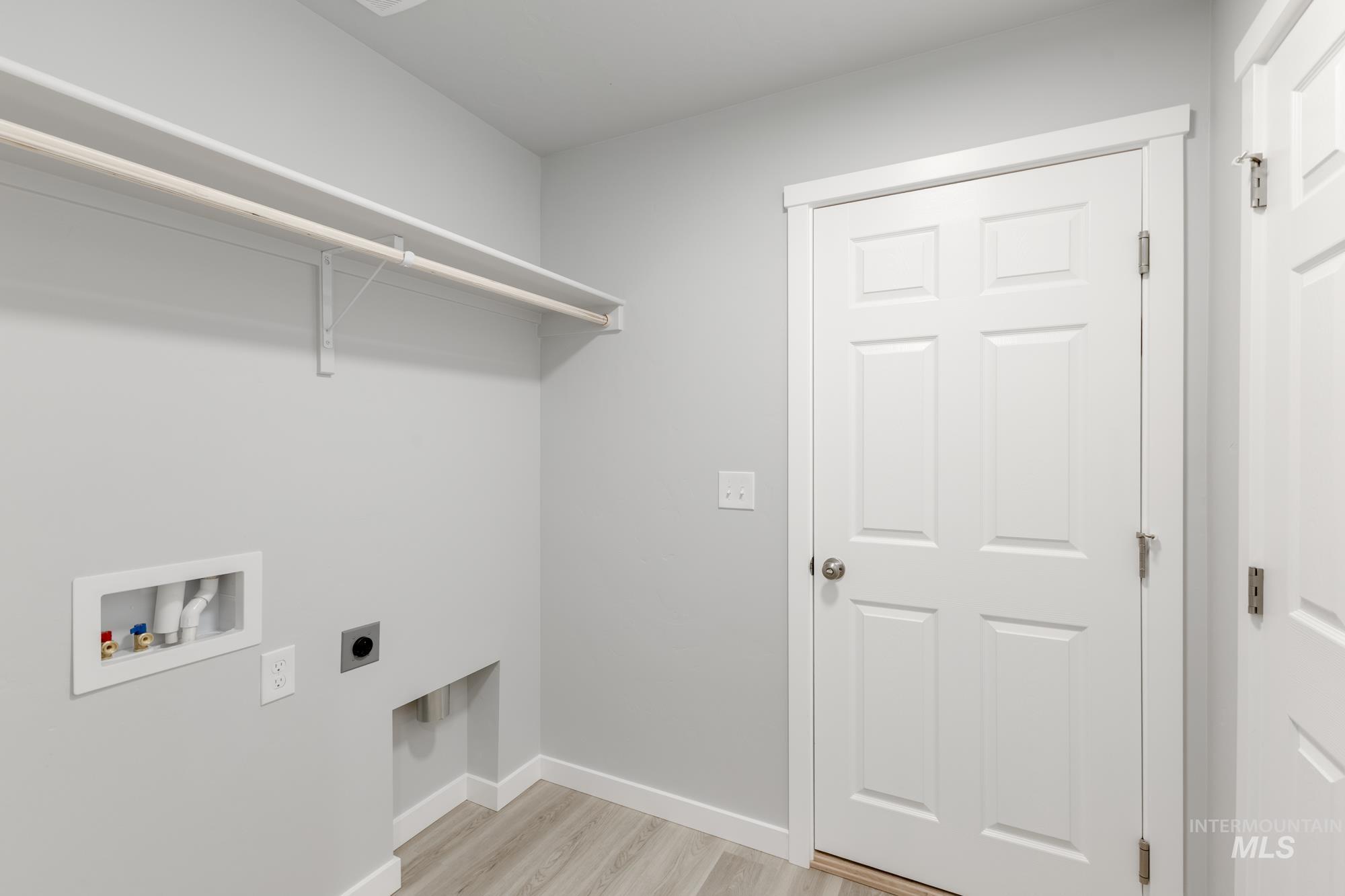 7370 S Menzingers Ave, Meridian, Idaho 83642, 3 Bedrooms, 2 Bathrooms, Residential For Sale, Price $389,990,MLS 98972111