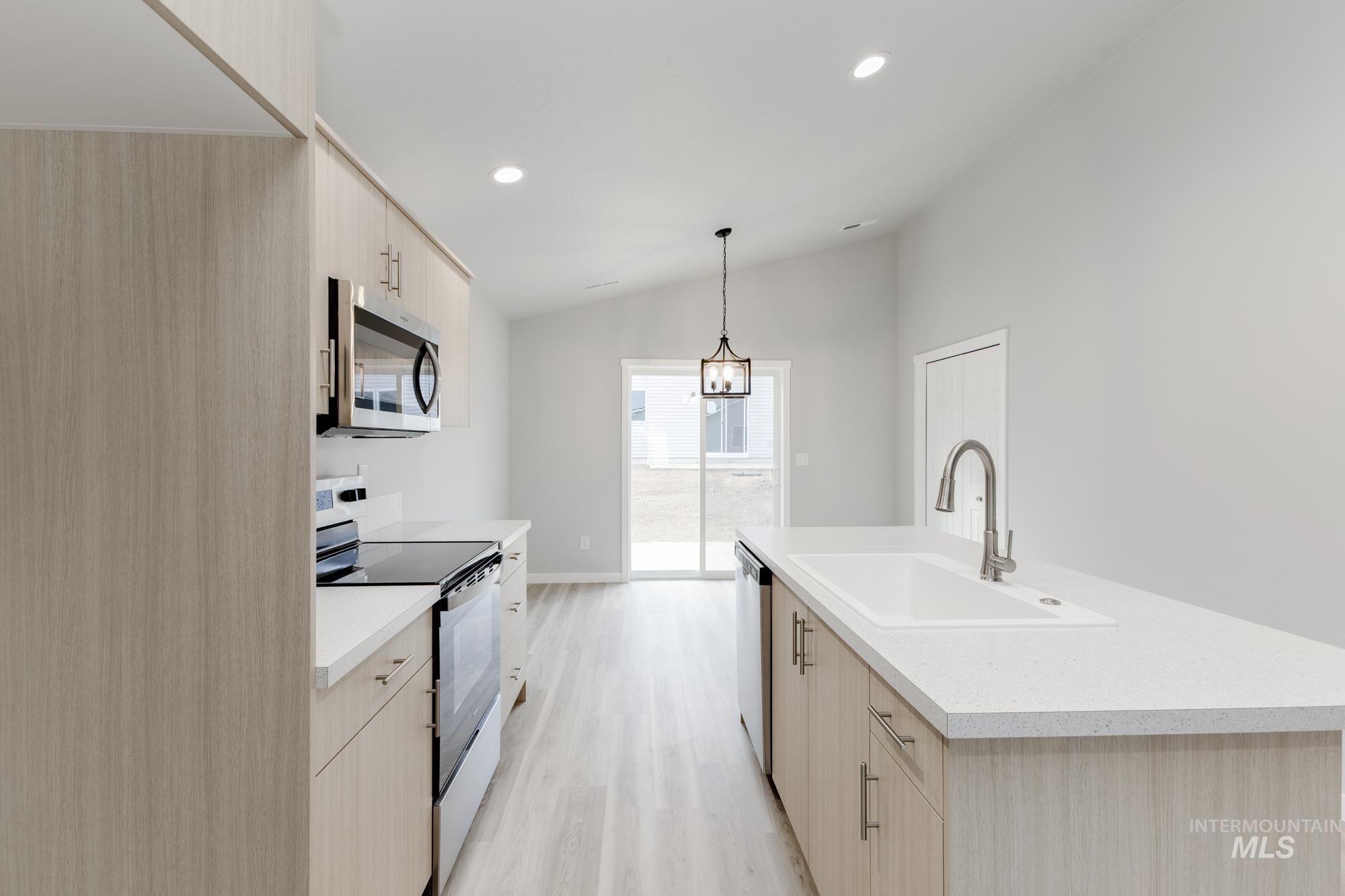 7370 S Menzingers Ave, Meridian, Idaho 83642, 3 Bedrooms, 2 Bathrooms, Residential For Sale, Price $389,990,MLS 98972111