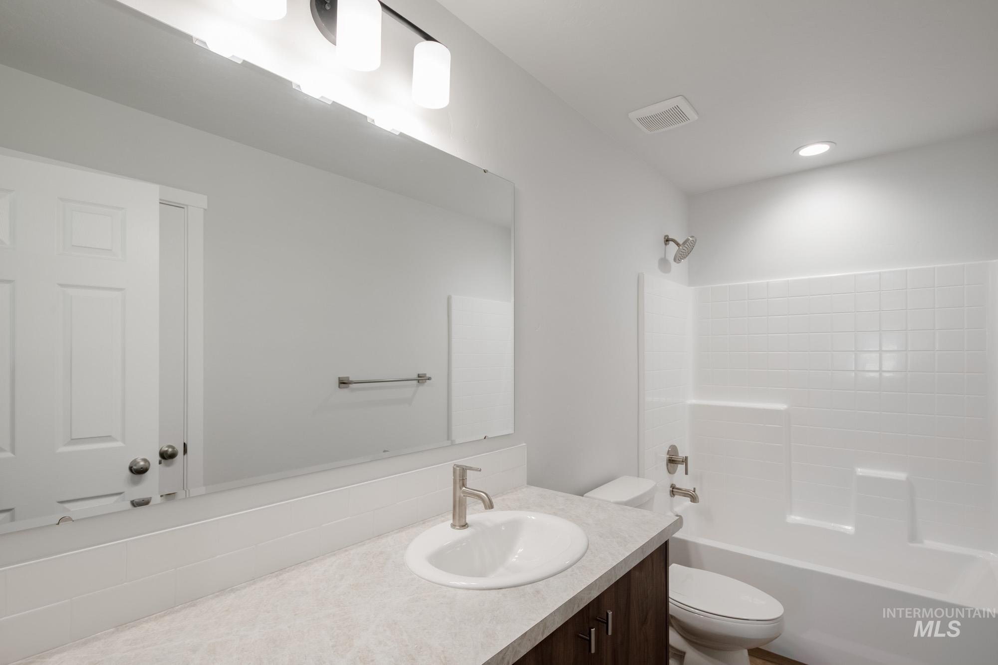 7322 S Bungalow Ave, Meridian, Idaho 83642, 3 Bedrooms, 2.5 Bathrooms, Residential For Sale, Price $440,990,MLS 98972112