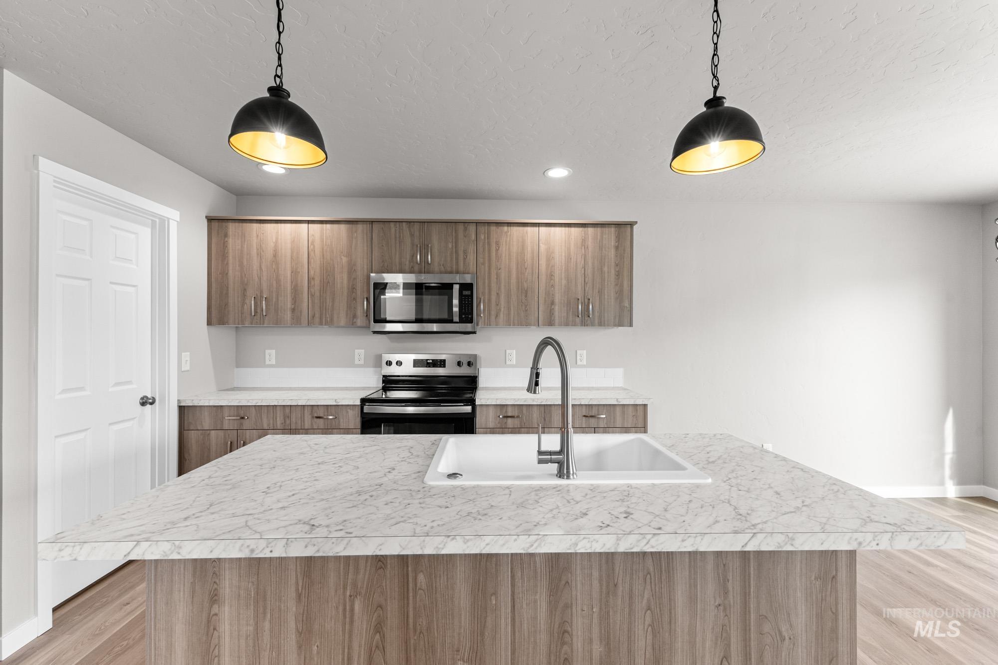 7322 S Bungalow Ave, Meridian, Idaho 83642, 3 Bedrooms, 2.5 Bathrooms, Residential For Sale, Price $440,990, 98972112