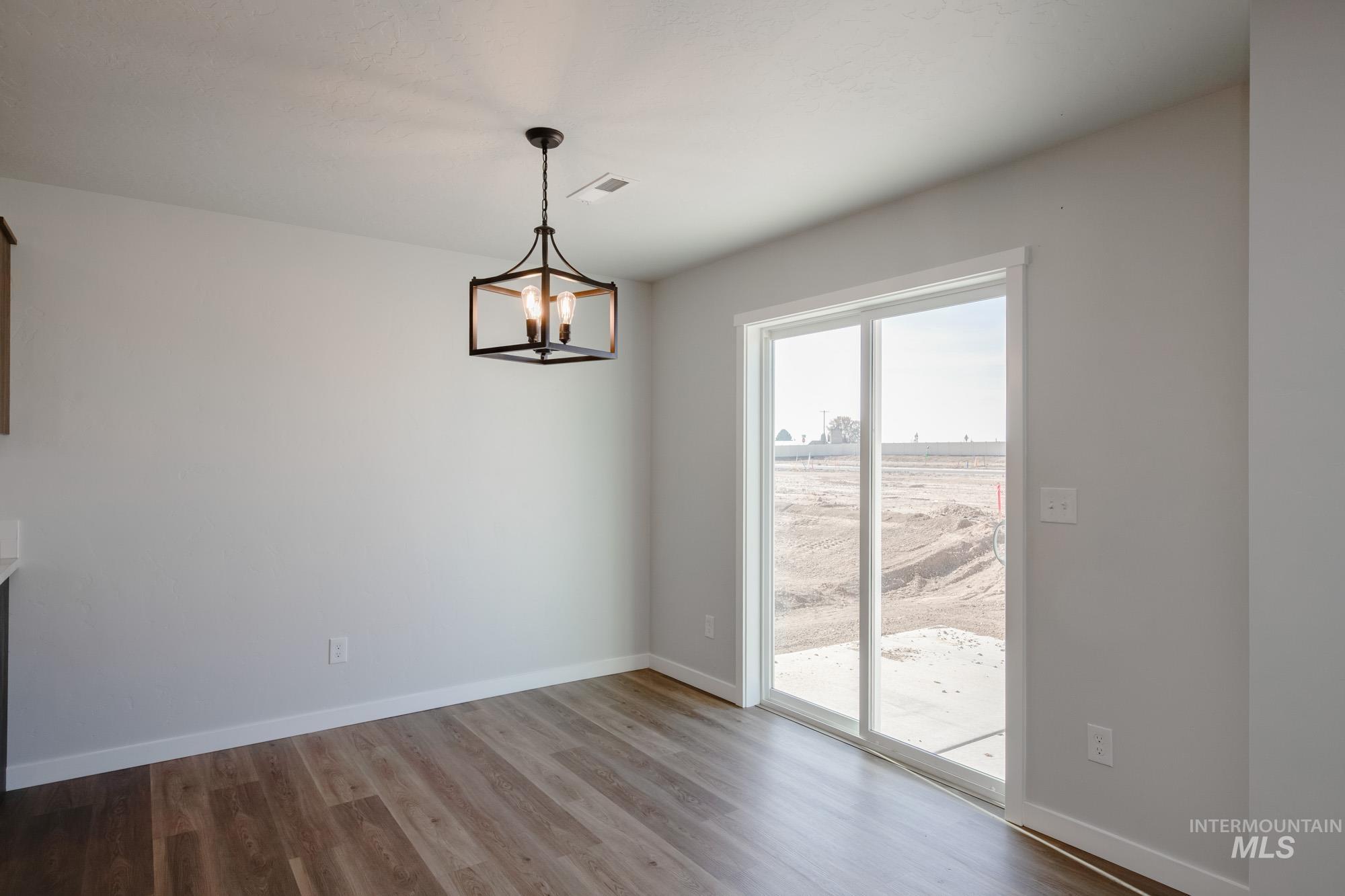 7322 S Bungalow Ave, Meridian, Idaho 83642, 3 Bedrooms, 2.5 Bathrooms, Residential For Sale, Price $440,990,MLS 98972112