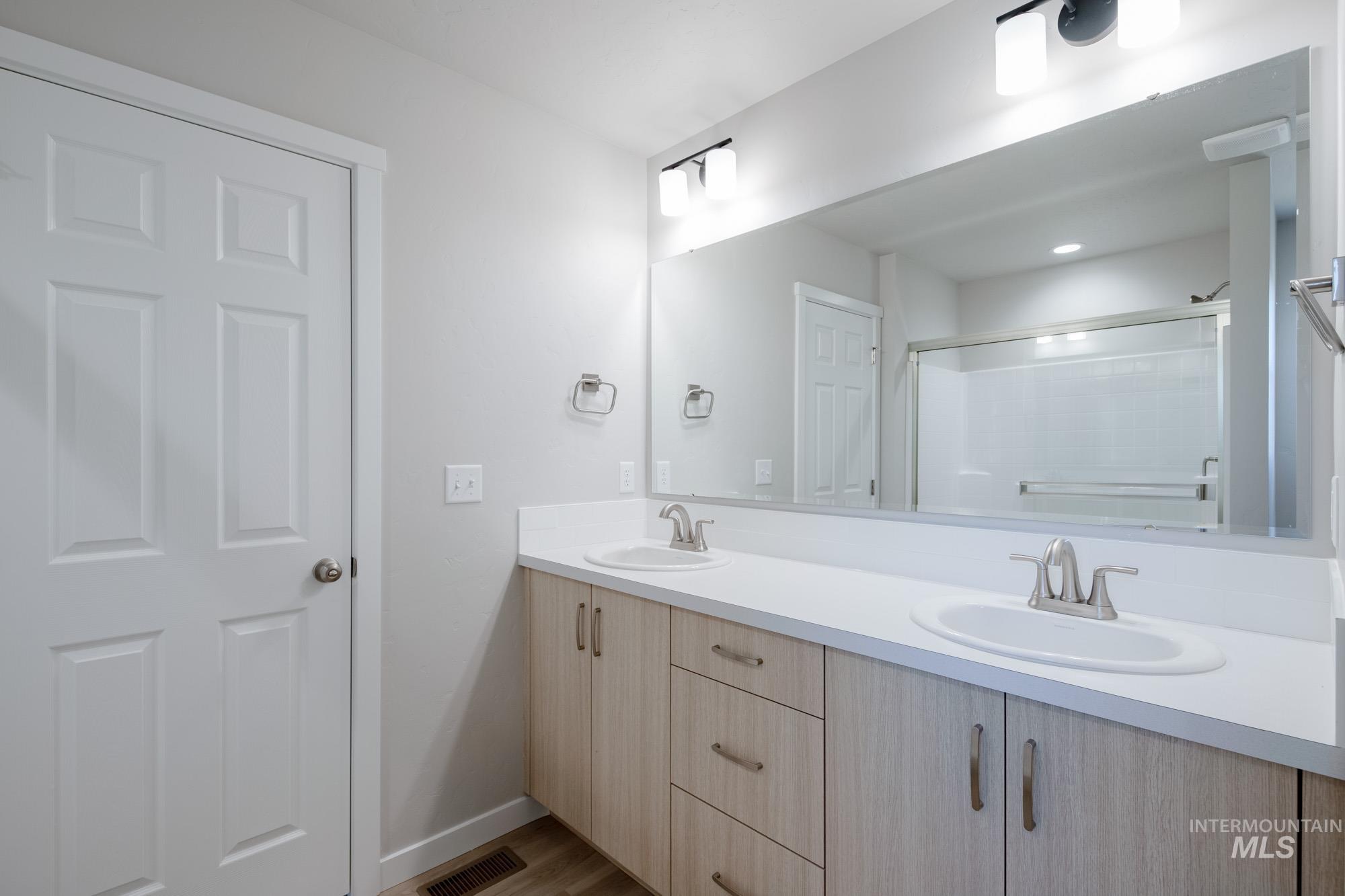 7300 S Bungalow Ave, Meridian, Idaho 83642, 3 Bedrooms, 2.5 Bathrooms, Residential For Sale, Price $454,990,MLS 98972113