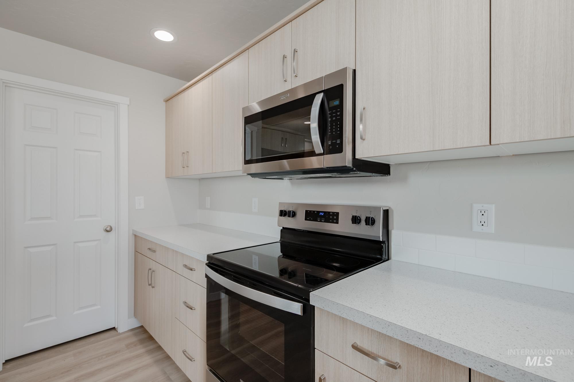 7300 S Bungalow Ave, Meridian, Idaho 83642, 3 Bedrooms, 2.5 Bathrooms, Residential For Sale, Price $454,990,MLS 98972113